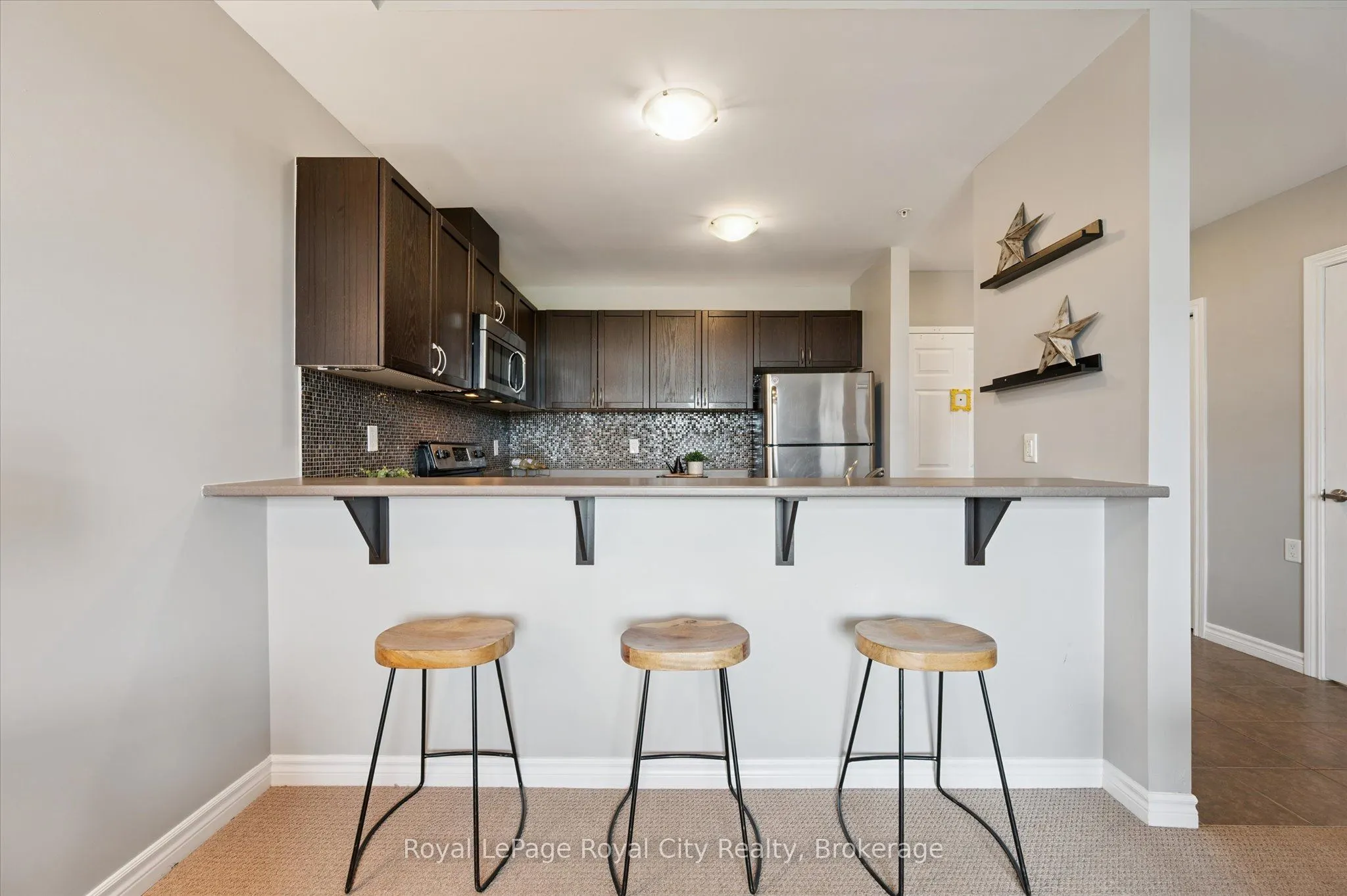 2 Colonial Drive, #207