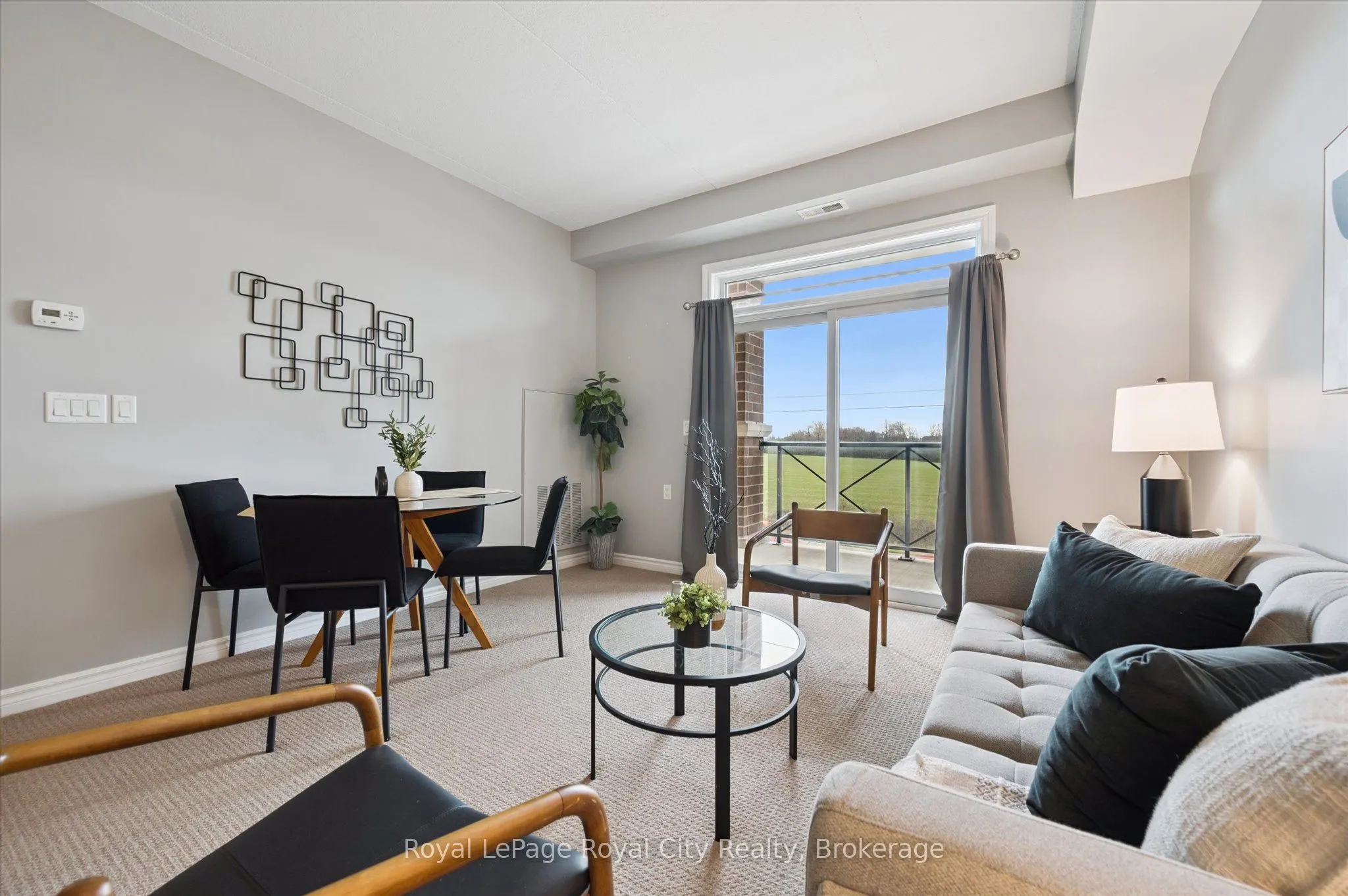 2 Colonial Drive, #207