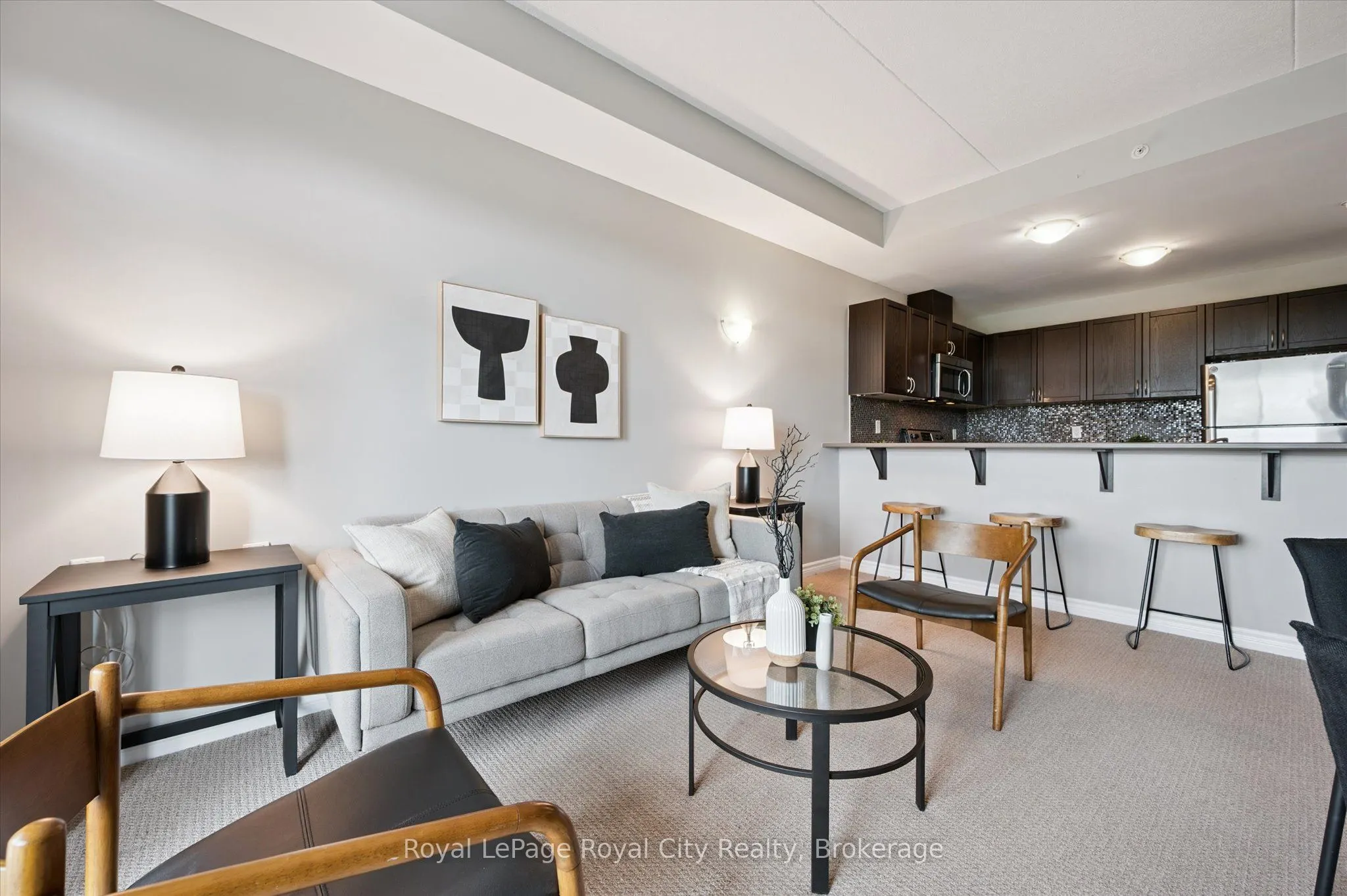 2 Colonial Drive, #207