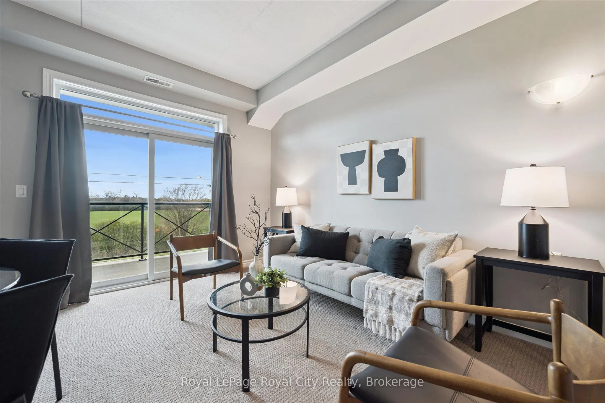 2 Colonial Drive, #207