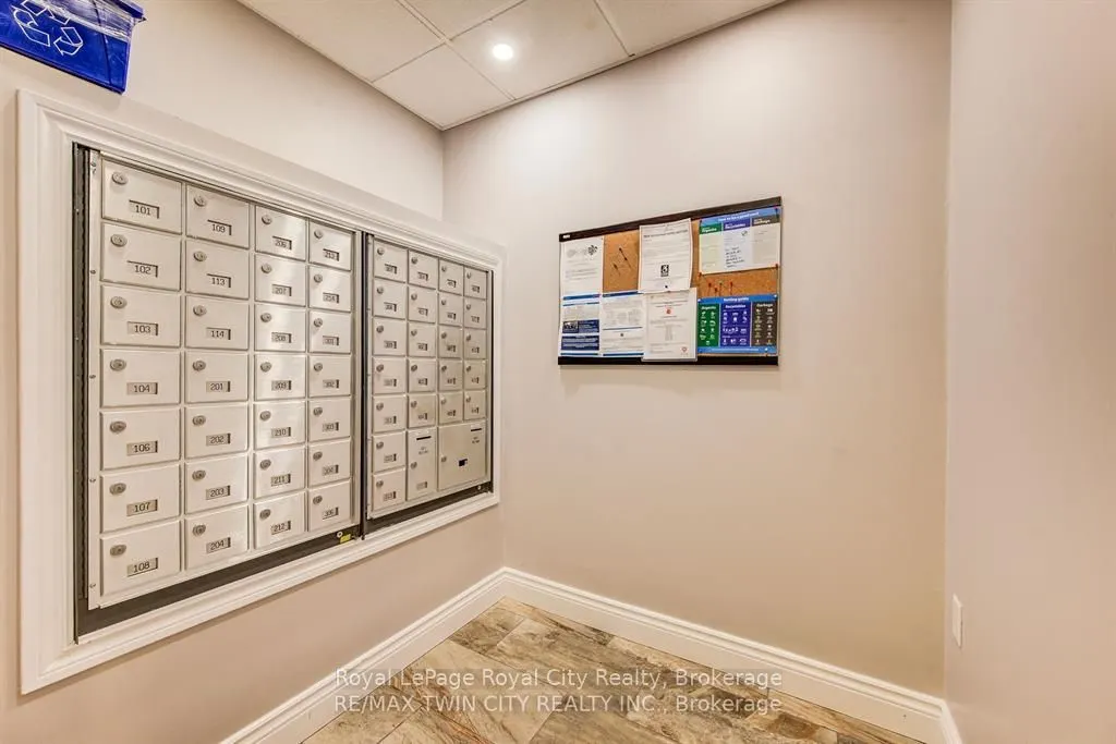 2 Colonial Drive, #207