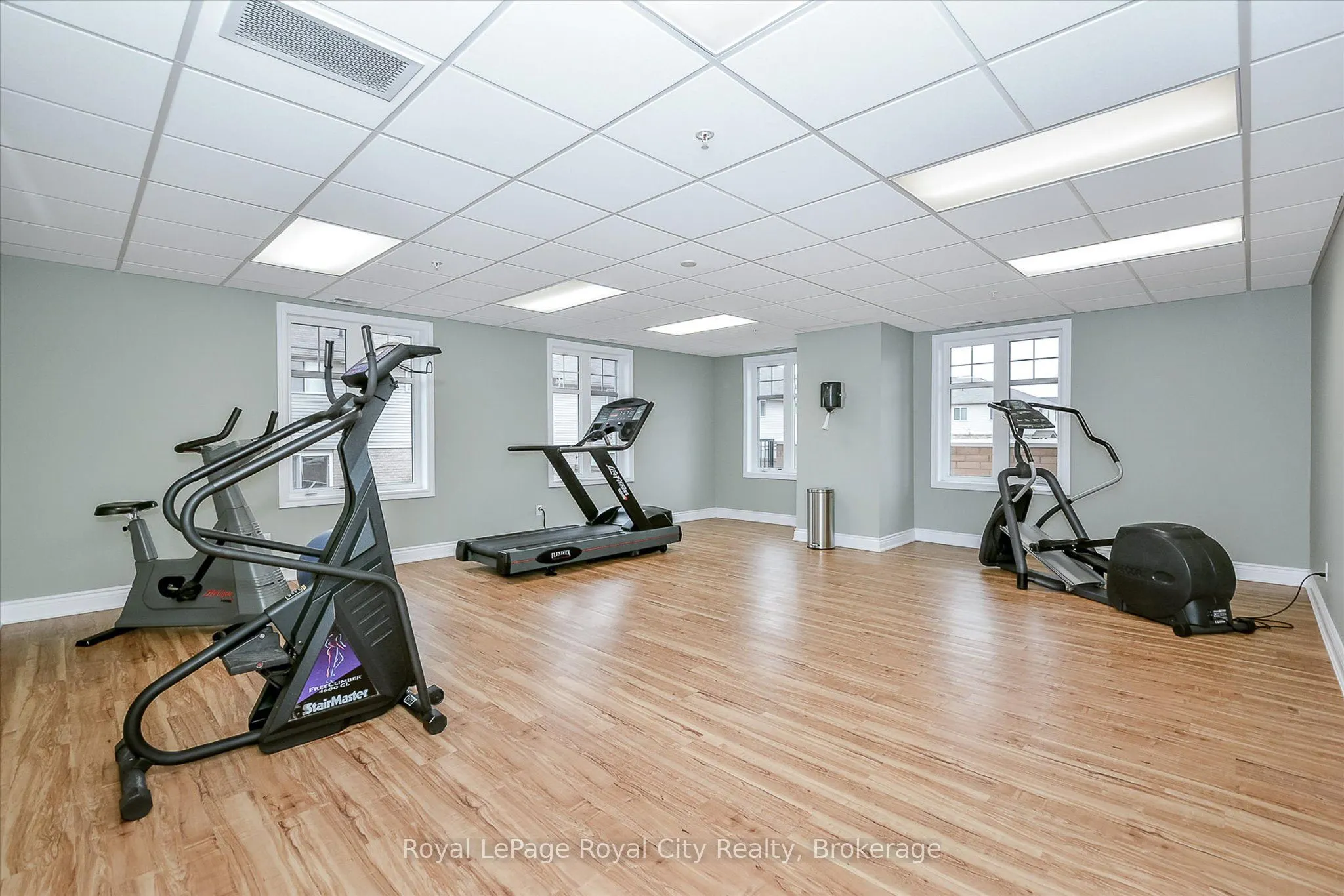 2 Colonial Drive, #207