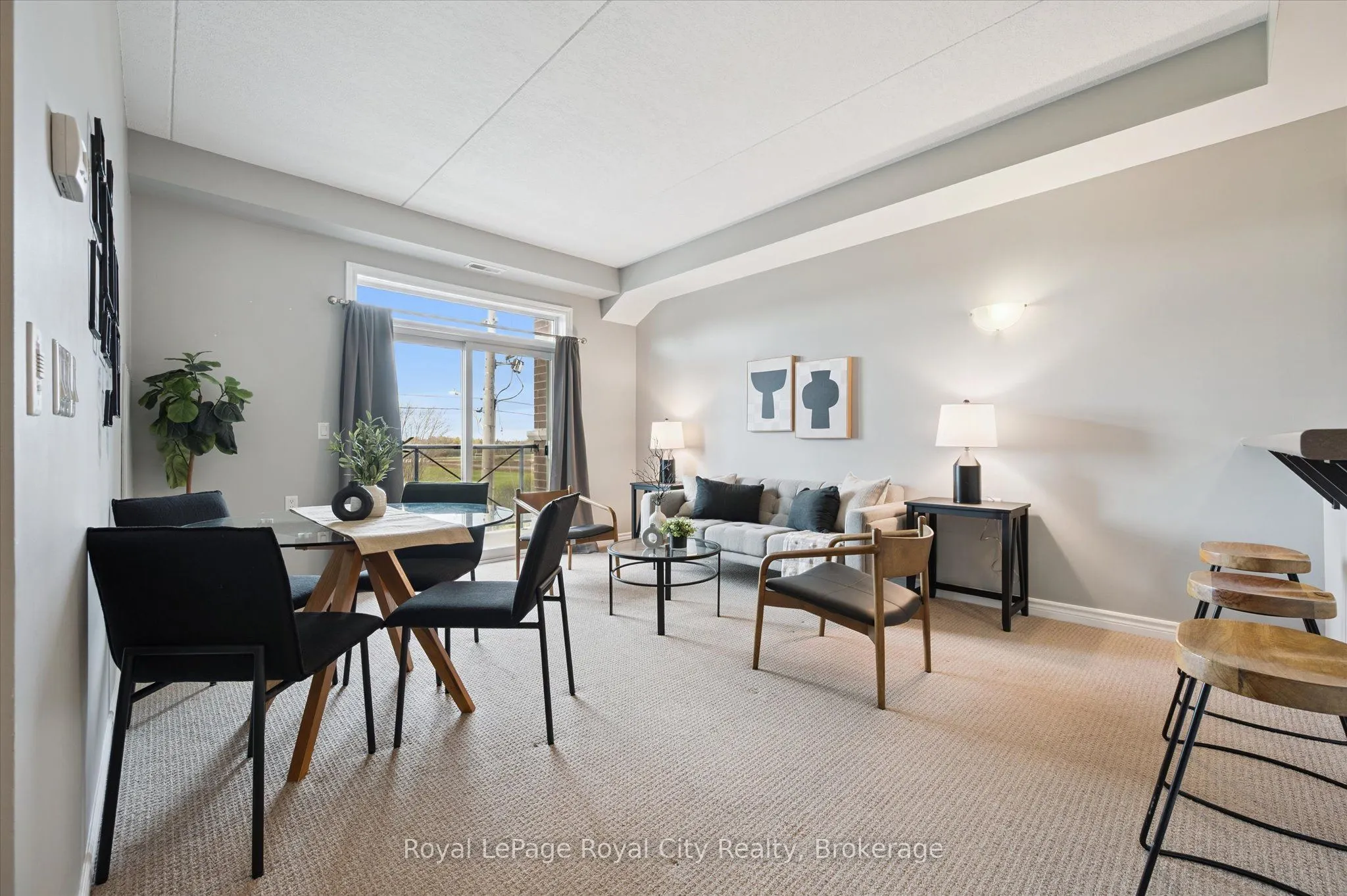 2 Colonial Drive, #207