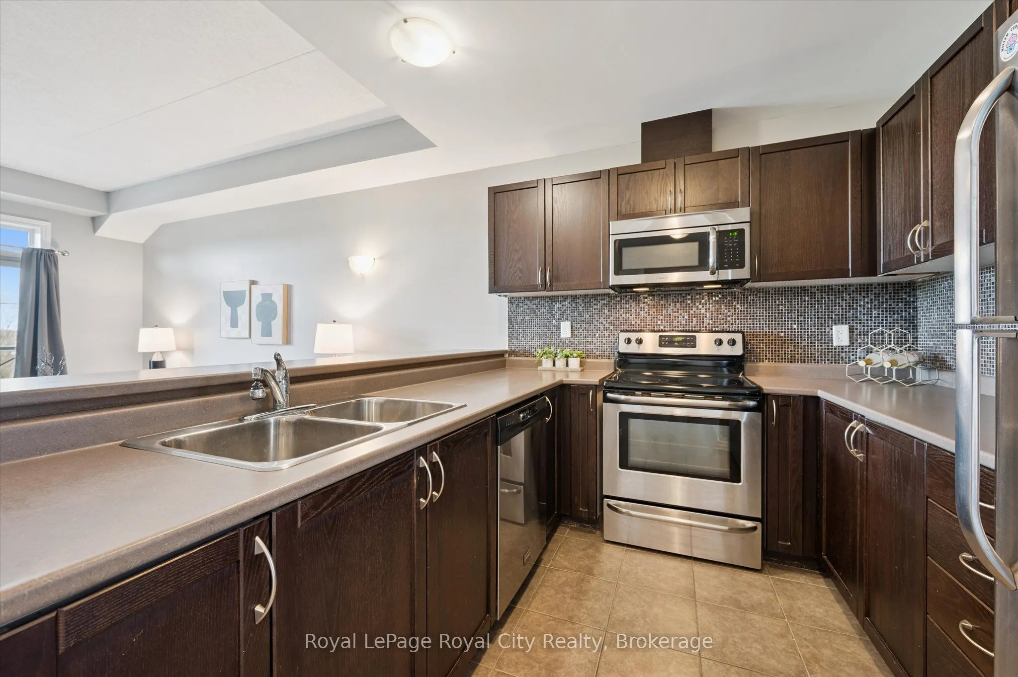 2 Colonial Drive, #207