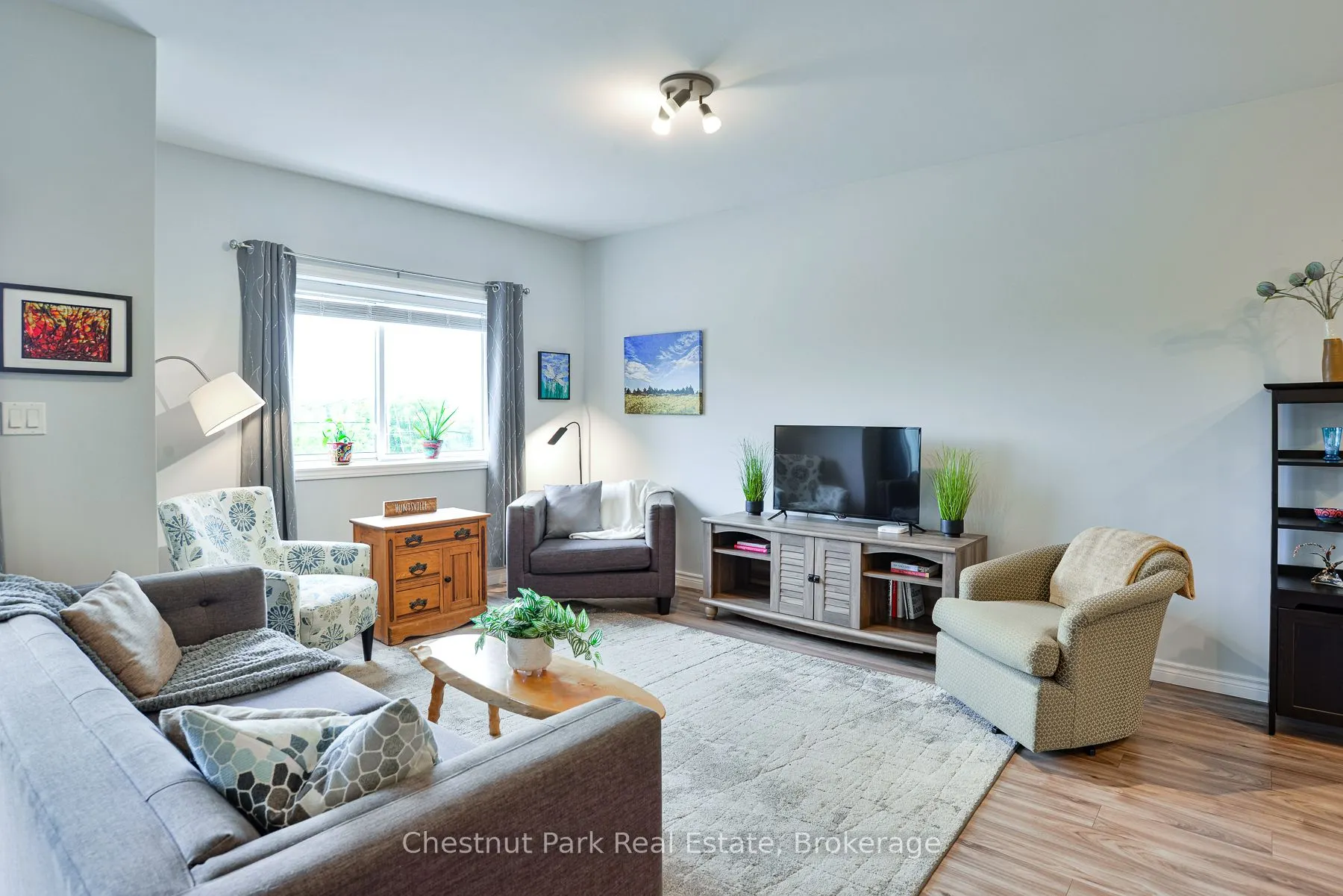 99 Main Street W, #5