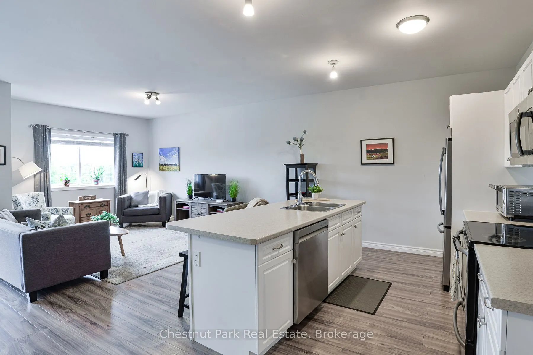 99 Main Street W, #5