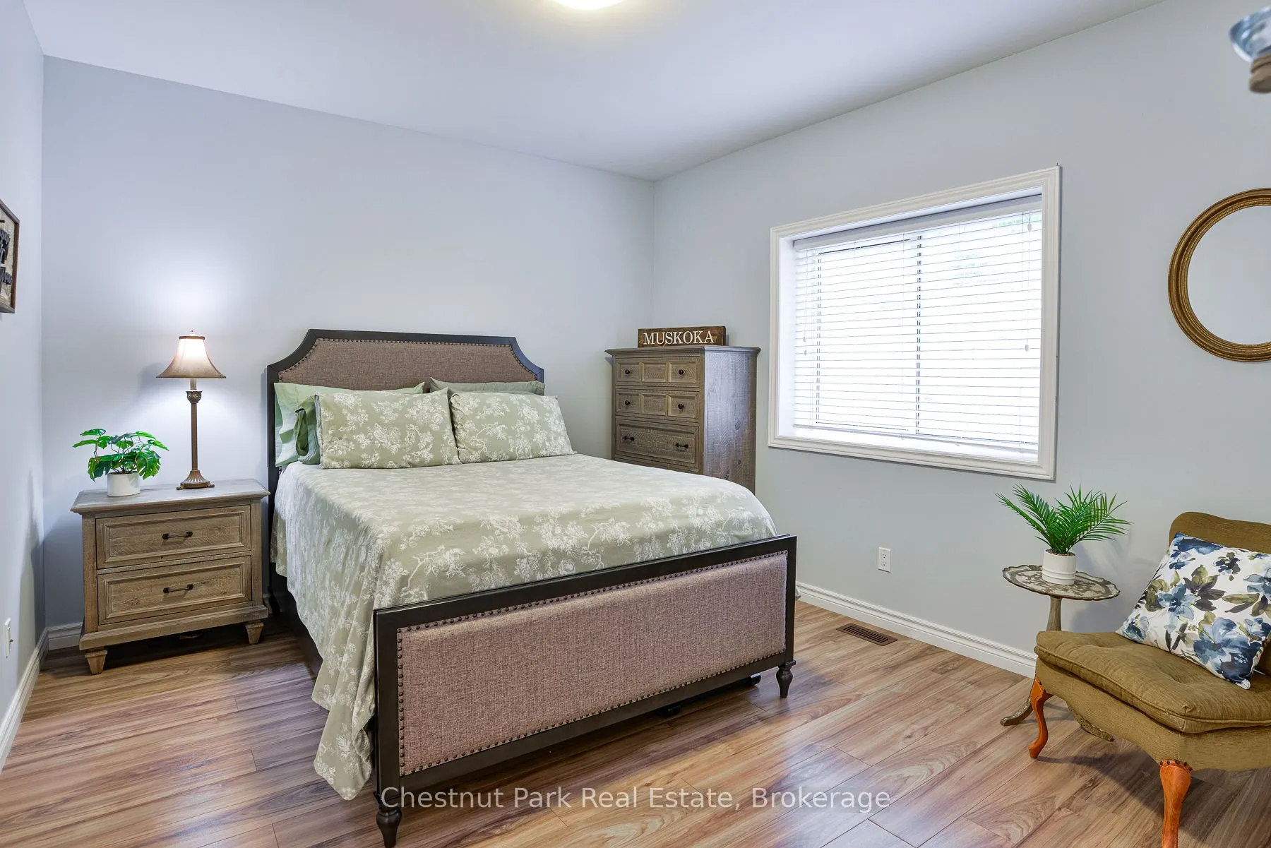 99 Main Street W, #5