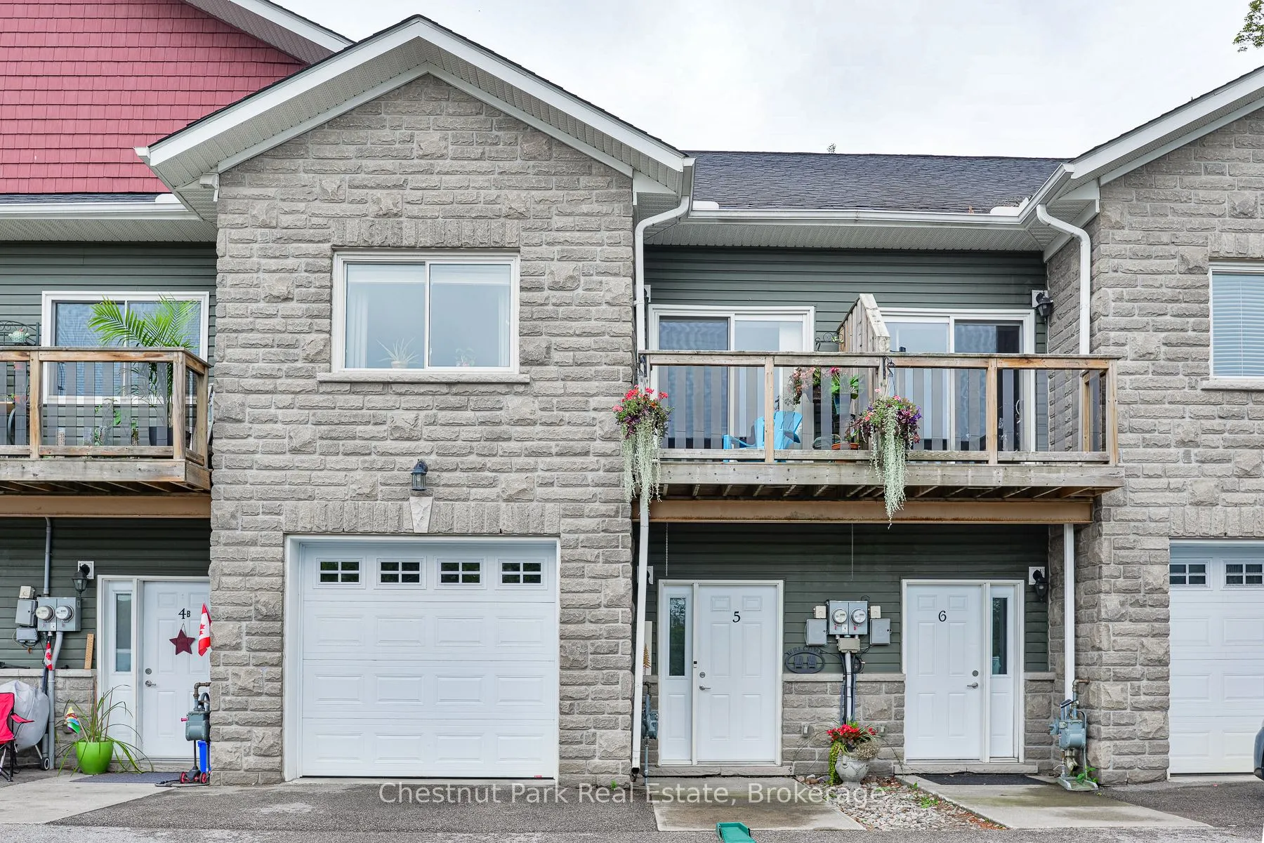 99 Main Street W, #5