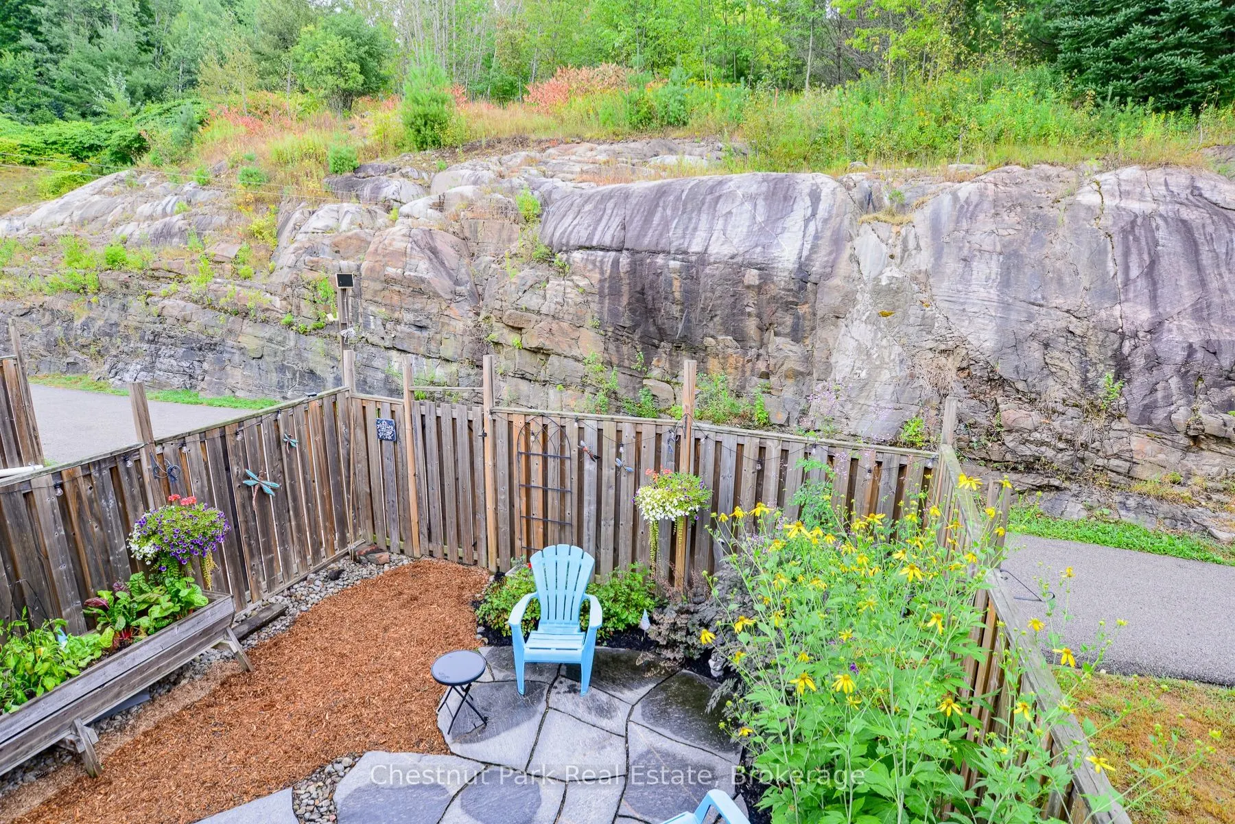 99 Main Street W, #5