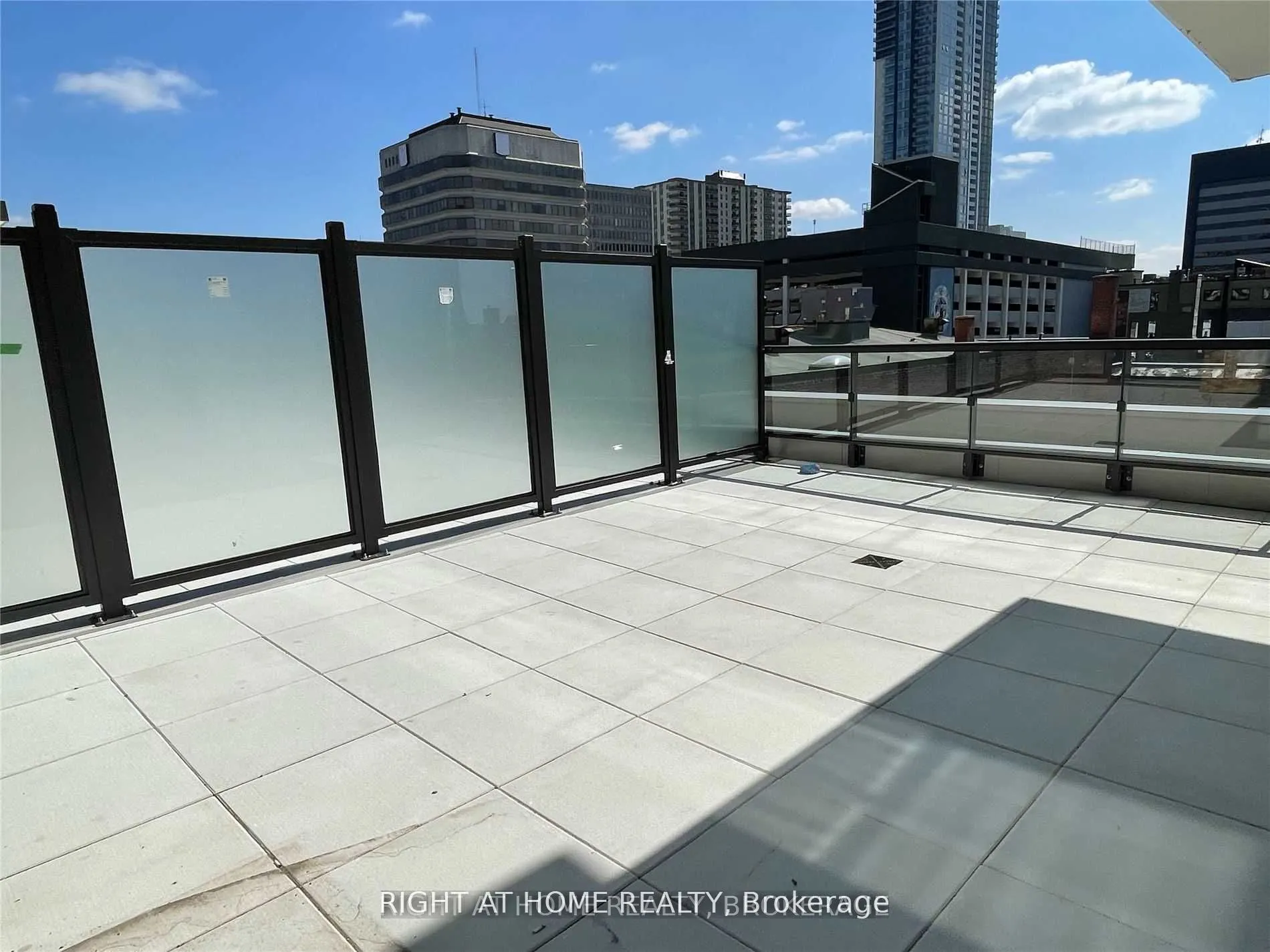 55 Duke Street W, #218