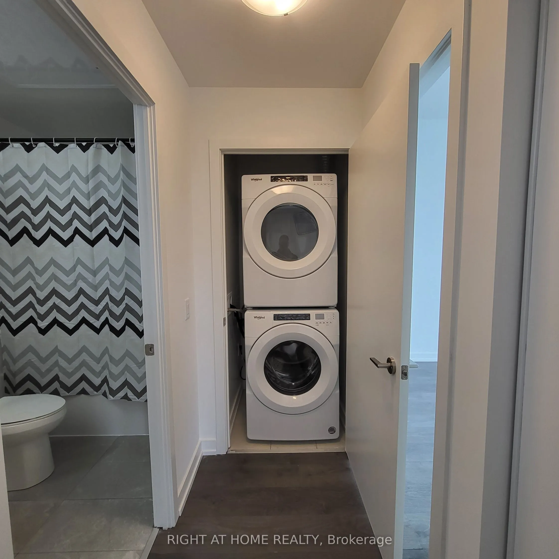 55 Duke Street W, #218