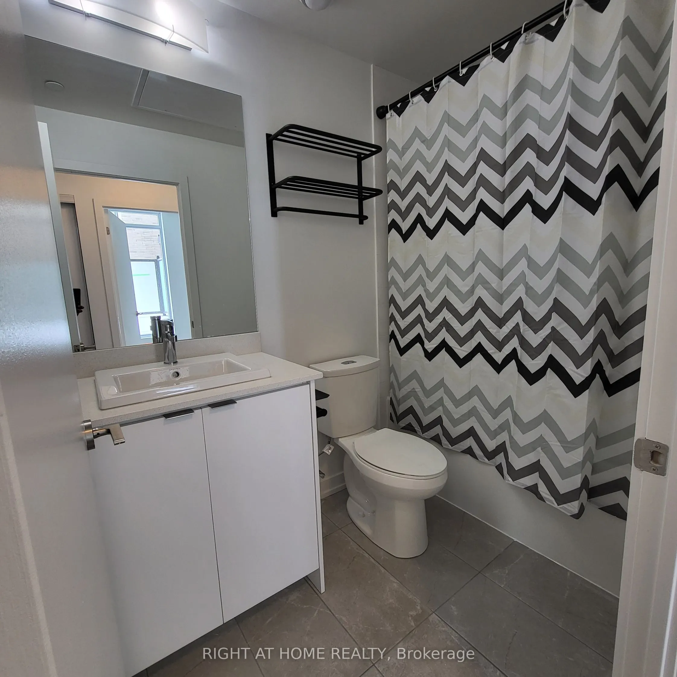 55 Duke Street W, #218