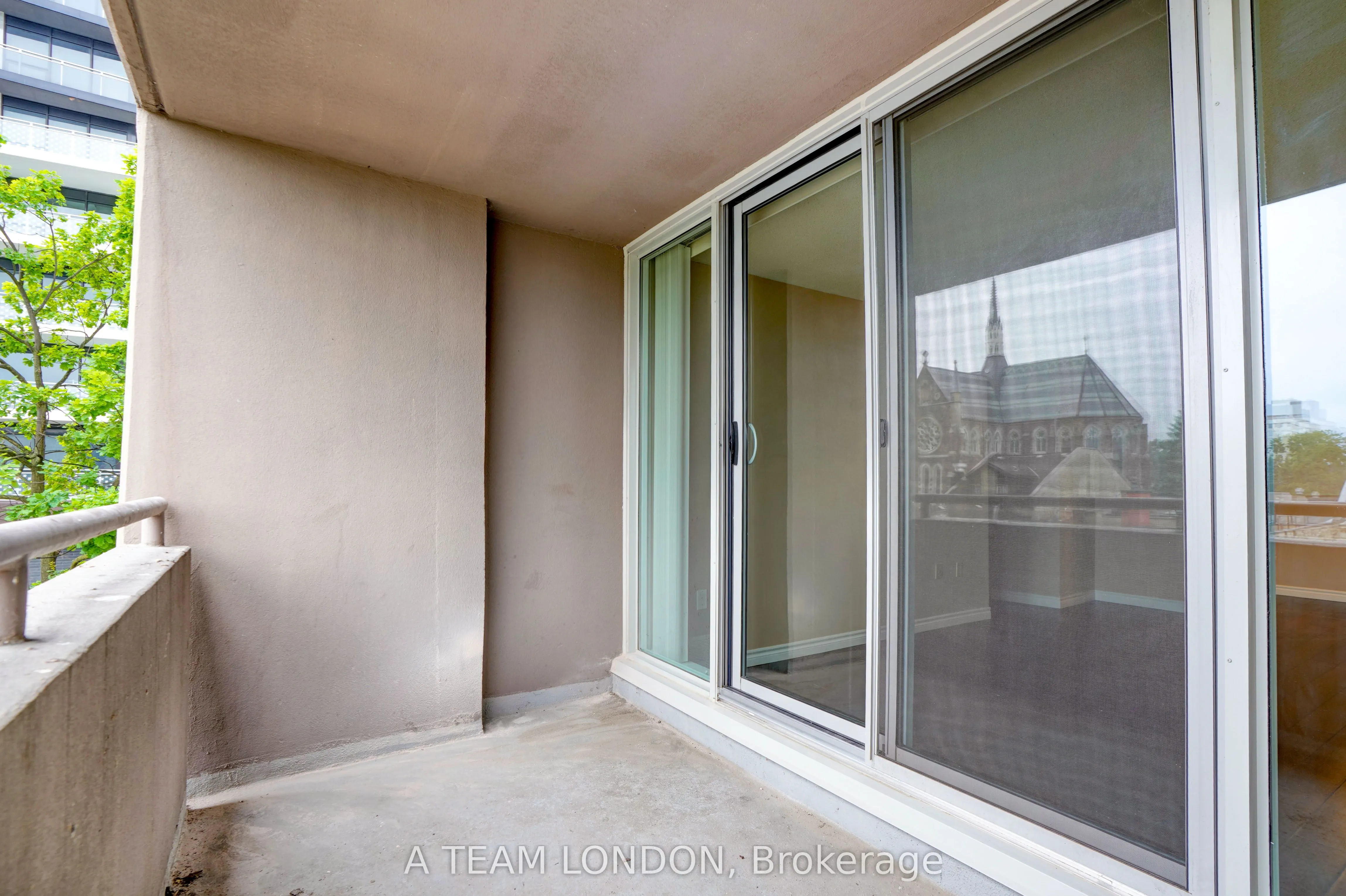 155 Kent Street, #407