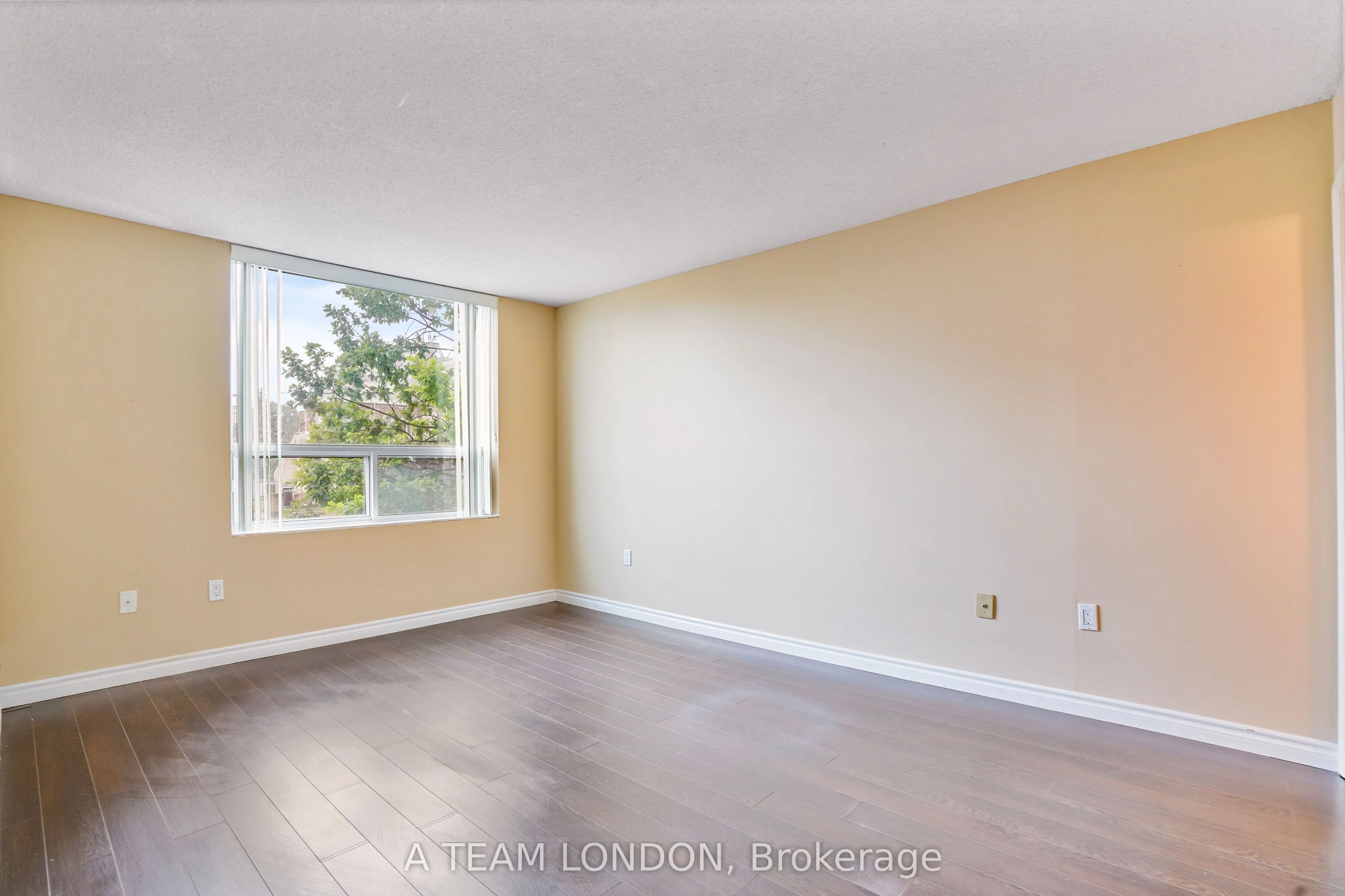 155 Kent Street, #407