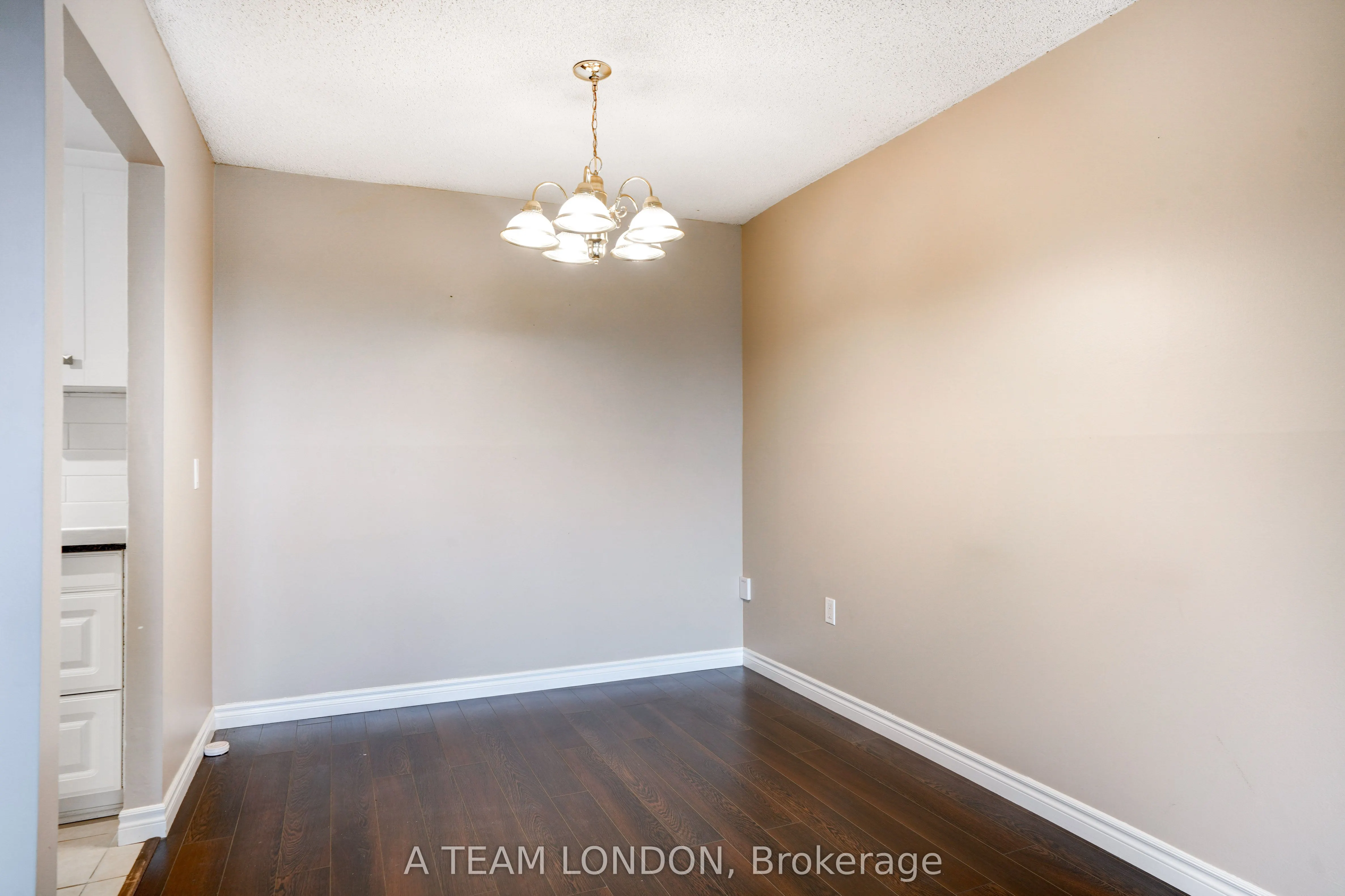 155 Kent Street, #407