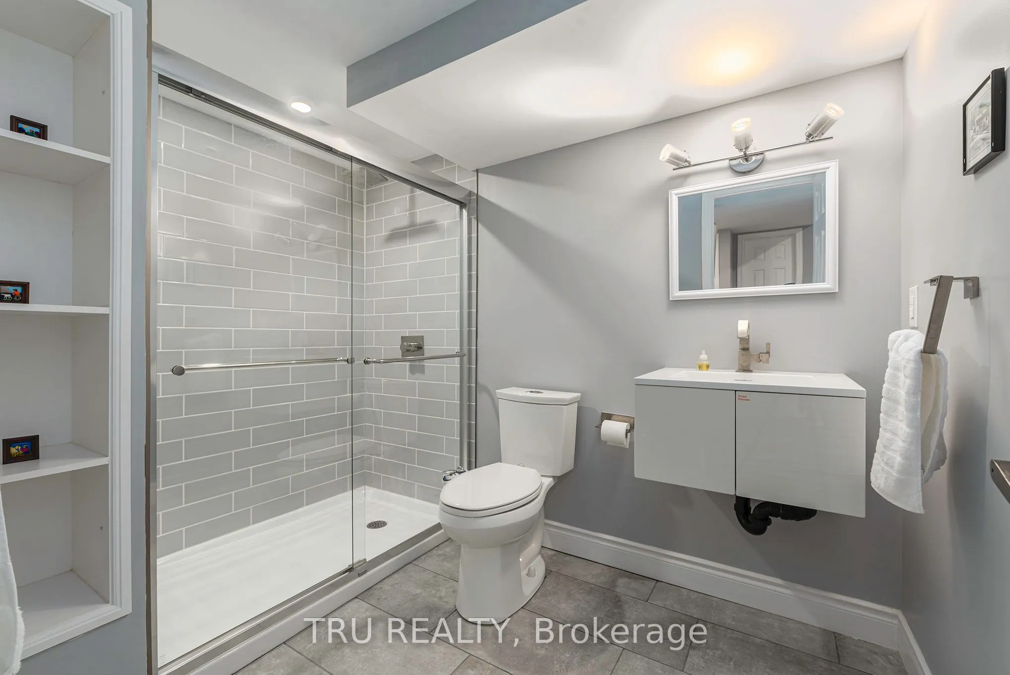 1915 REGIONAL ROAD 174 Highway