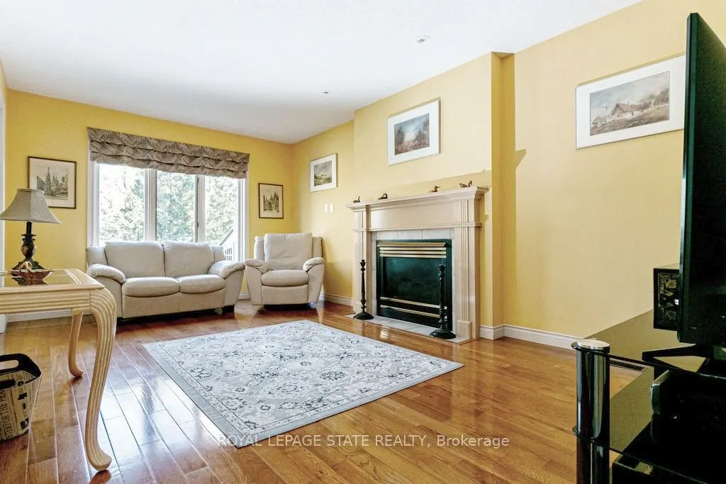 54 Falconridge Drive