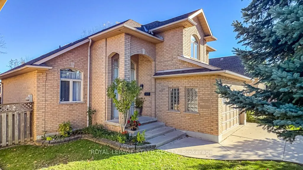 54 Falconridge Drive