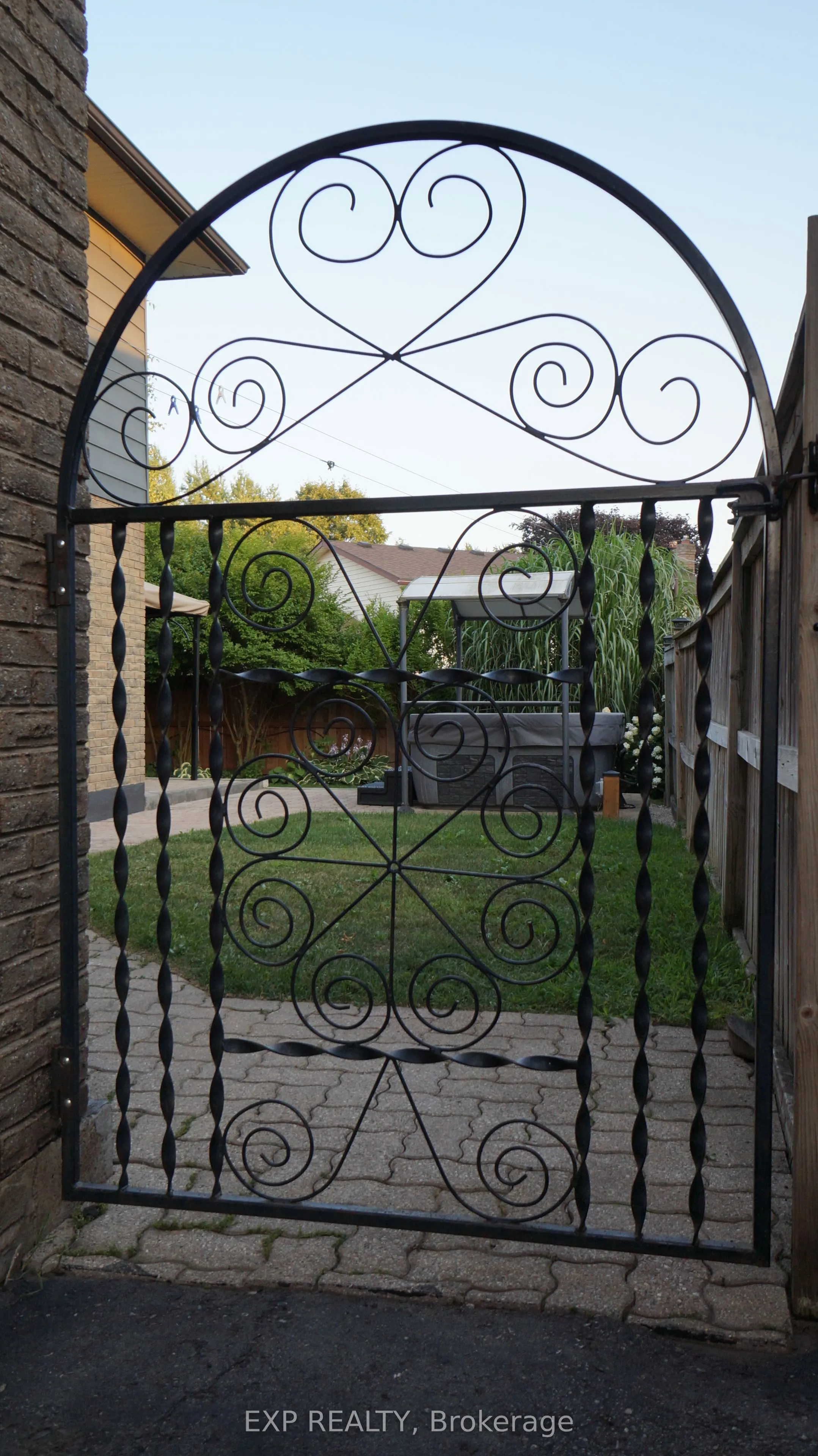 249 Whitelock Street