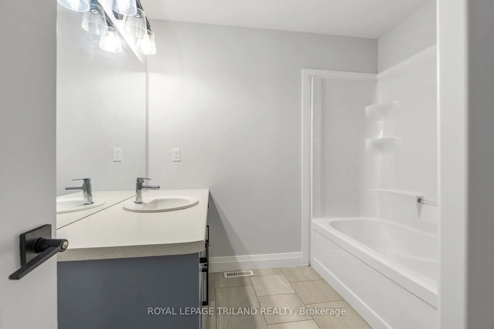 1091 Upperpoint Avenue