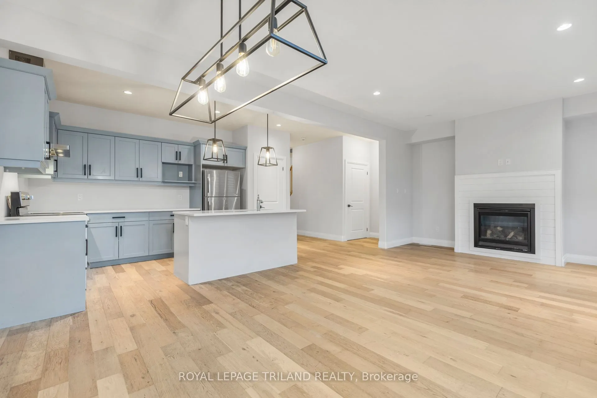 1091 Upperpoint Avenue