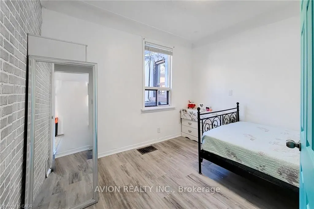 26 BARTON Street W, #1