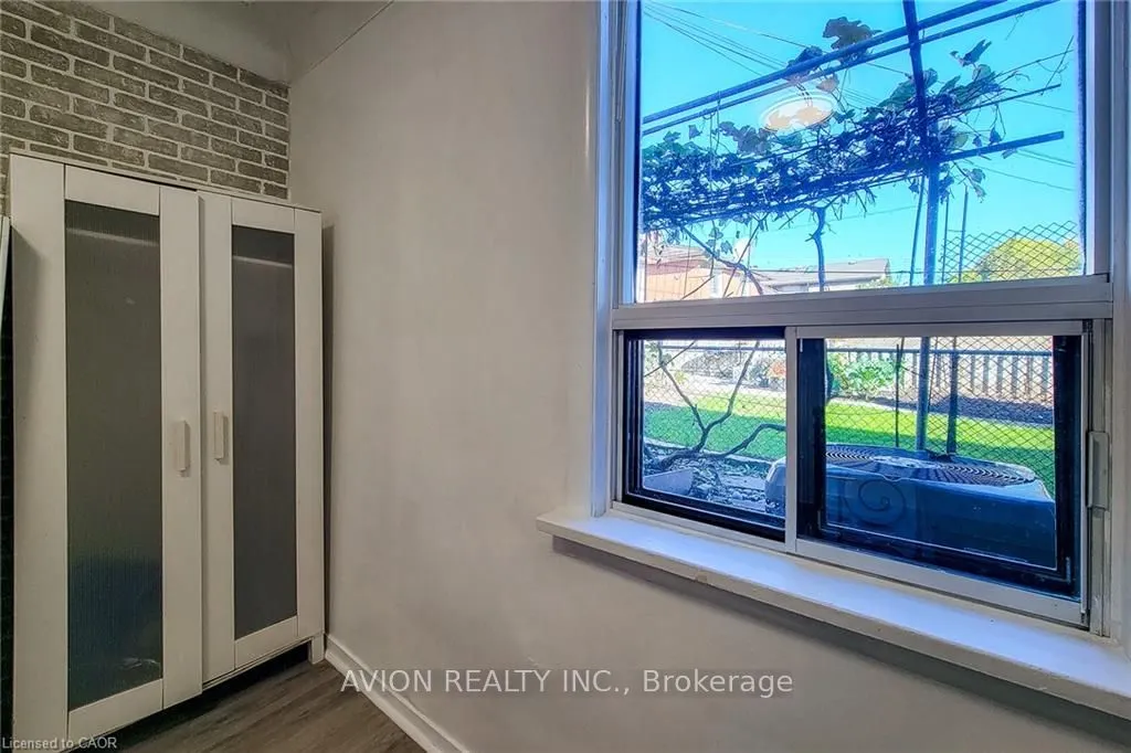 26 BARTON Street W, #1