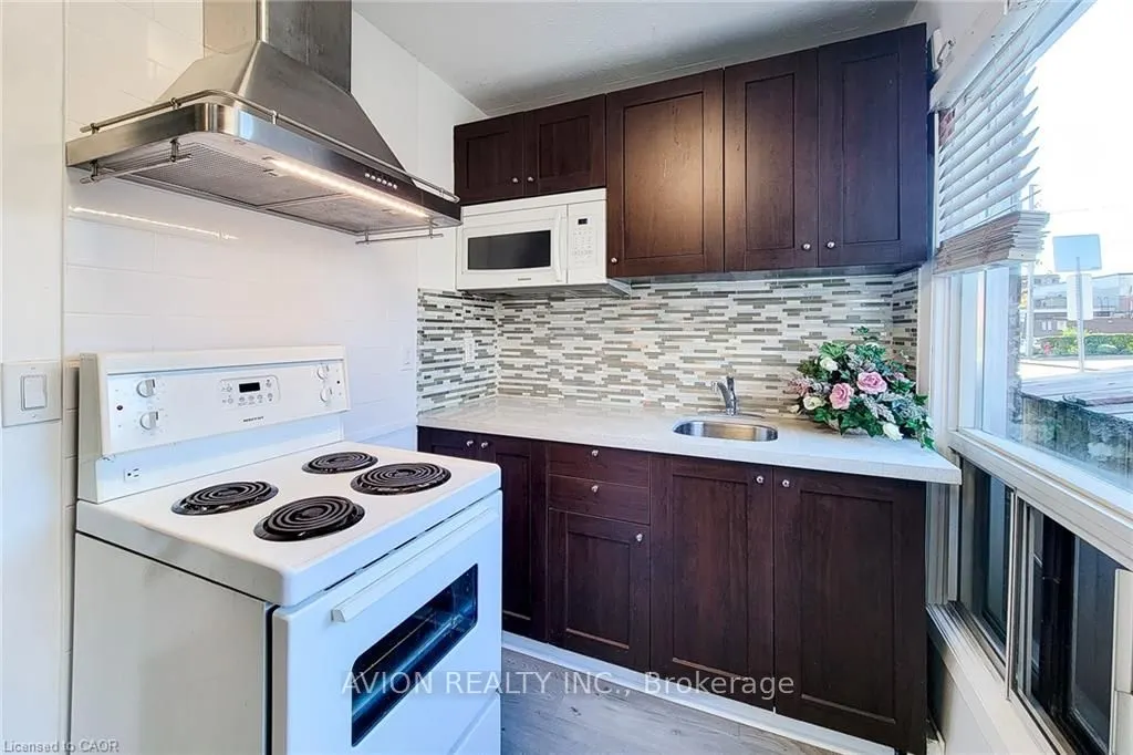 26 BARTON Street W, #1