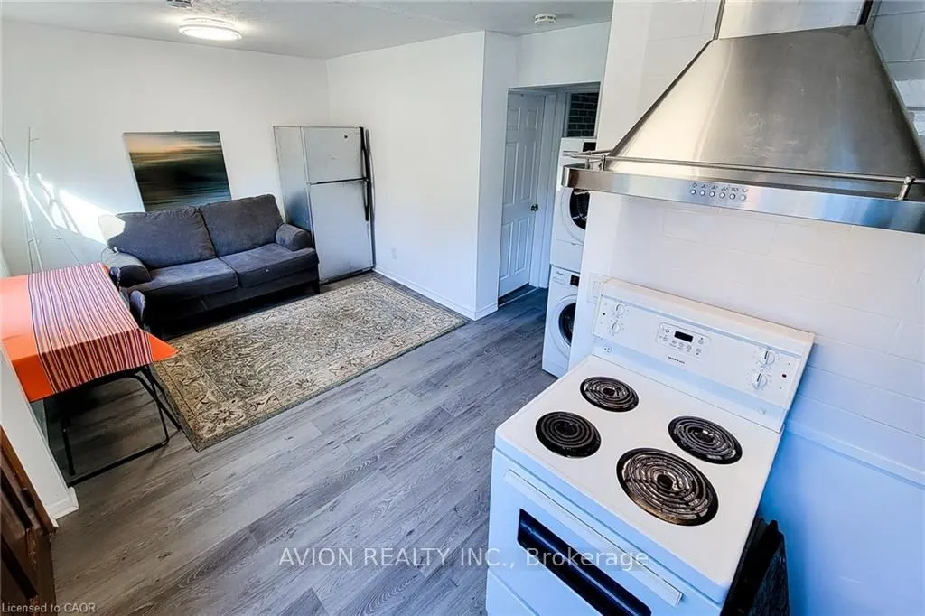 26 BARTON Street W, #1