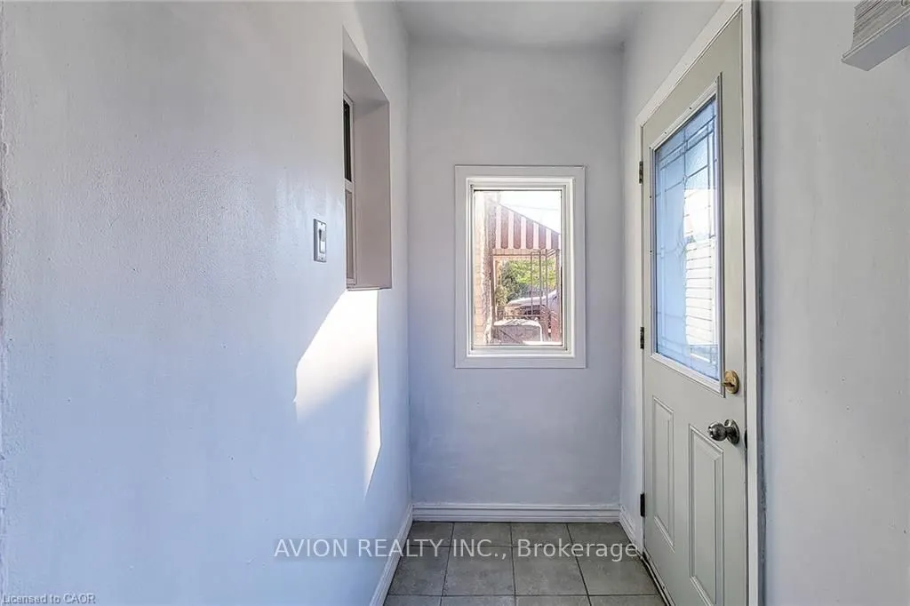 26 BARTON Street W, #2