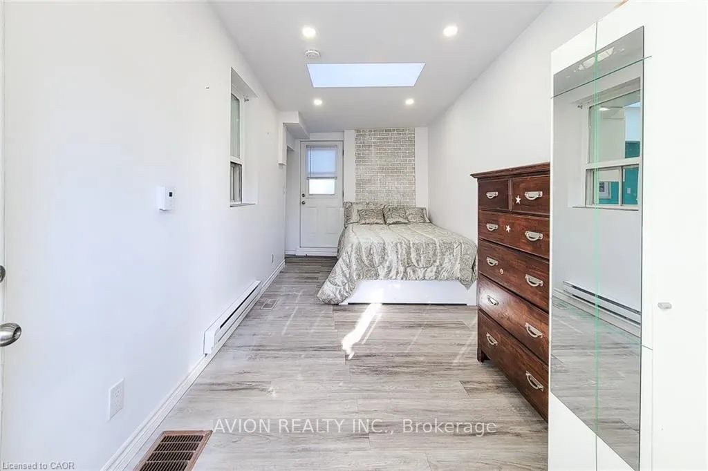 26 BARTON Street W, #2