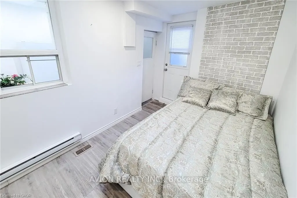 26 BARTON Street W, #2