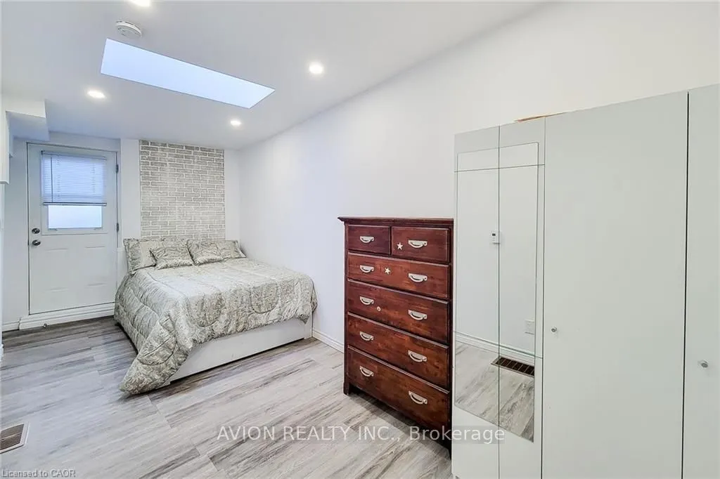 26 BARTON Street W, #2