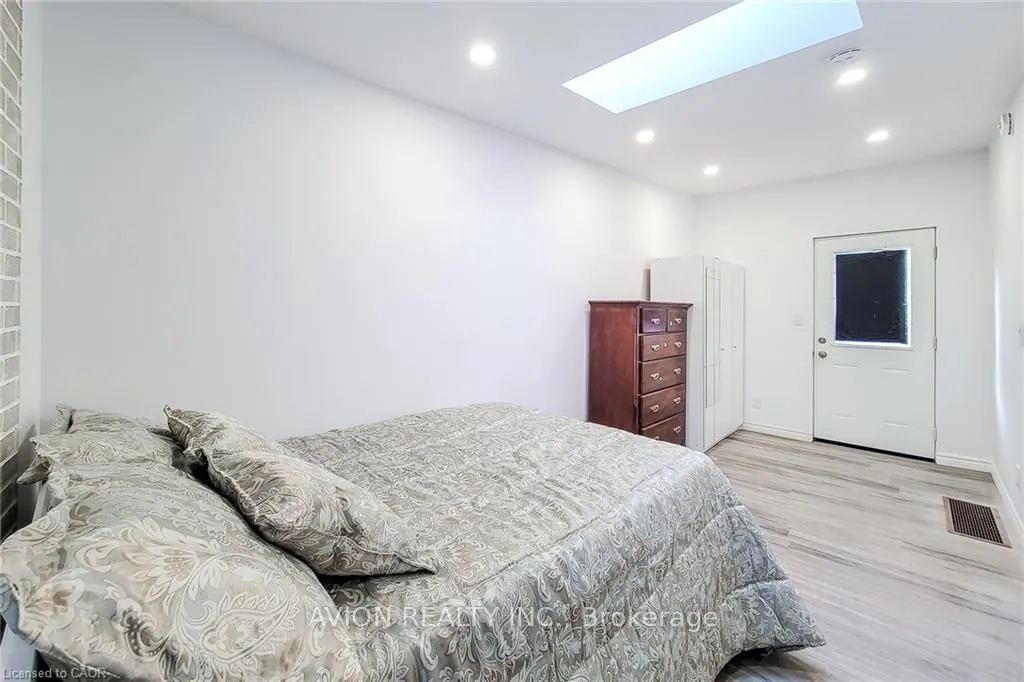 26 BARTON Street W, #2