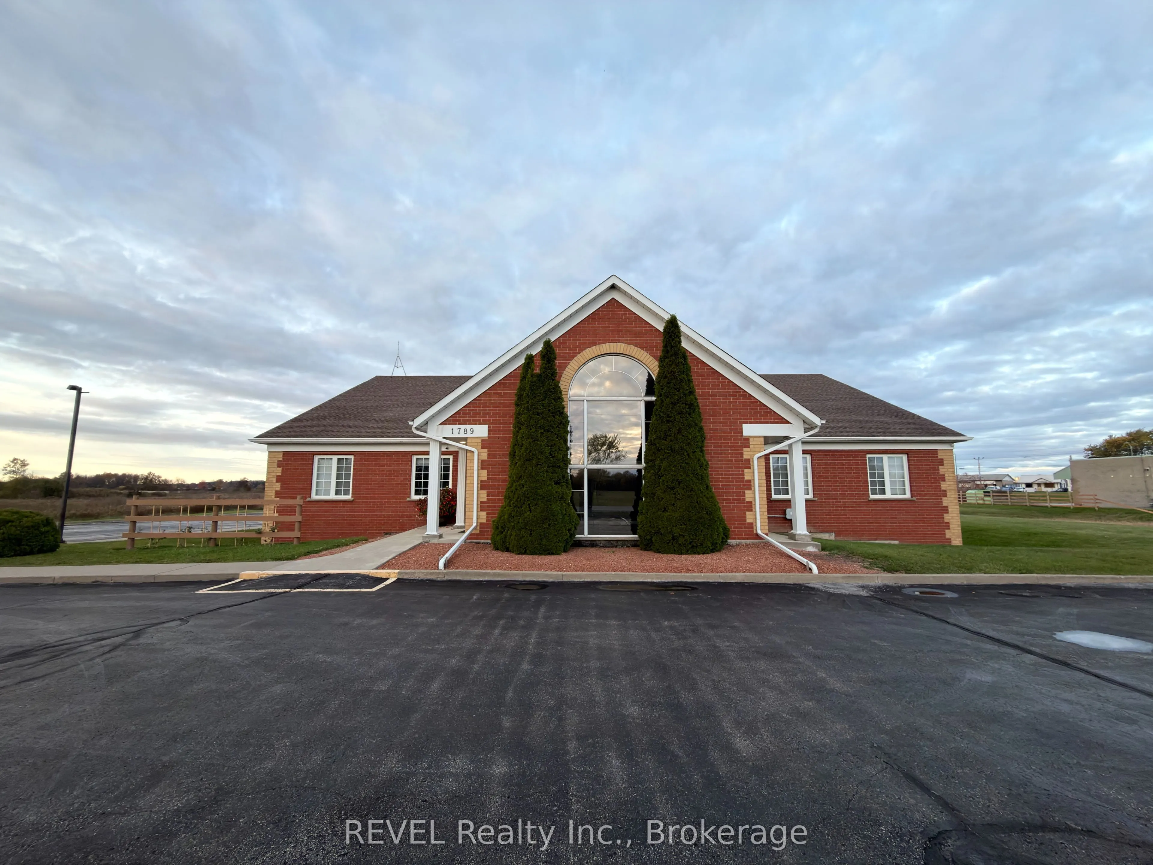 1789 Merrittville Highway, #9