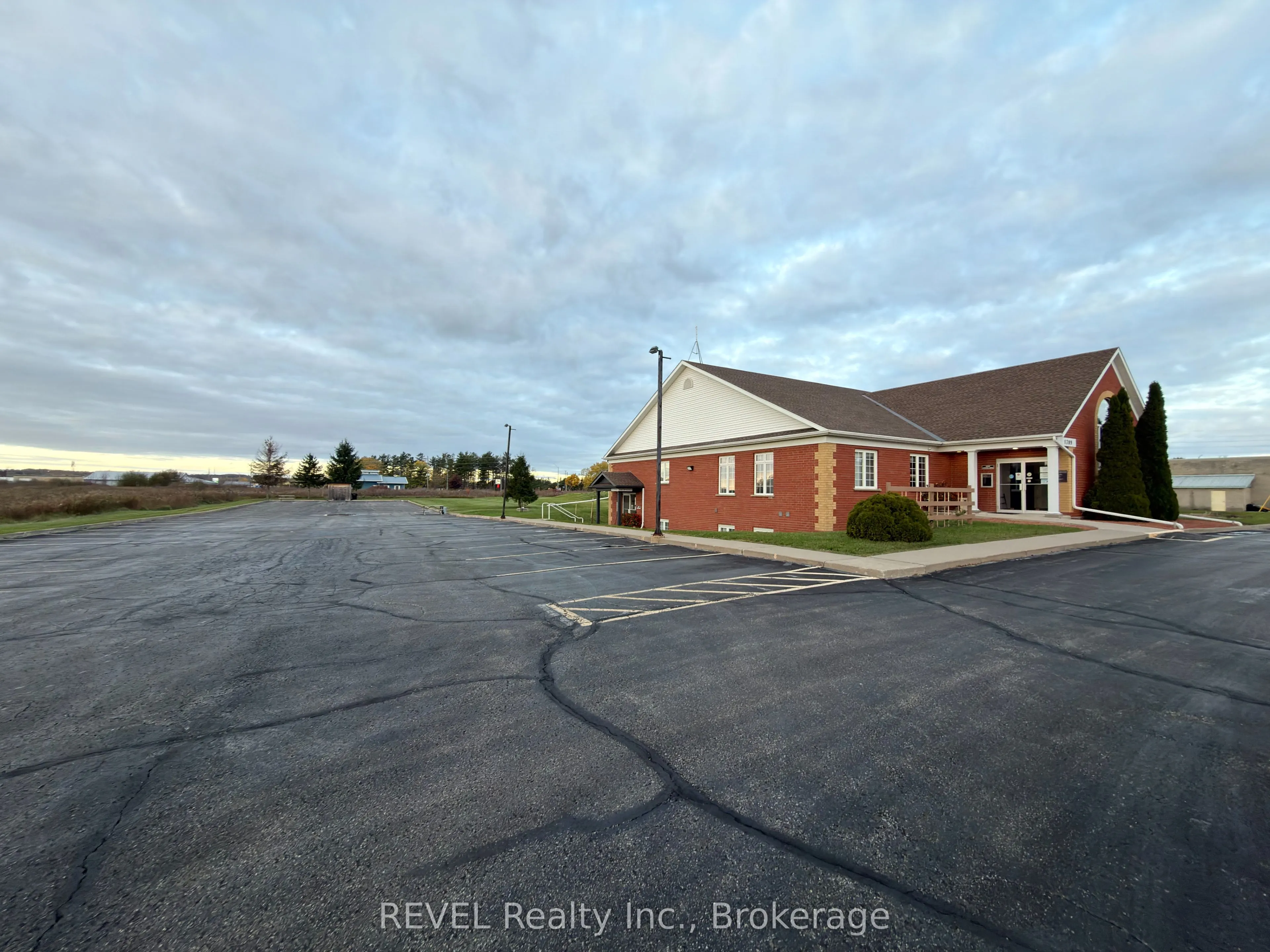 1789 Merrittville Highway, #9