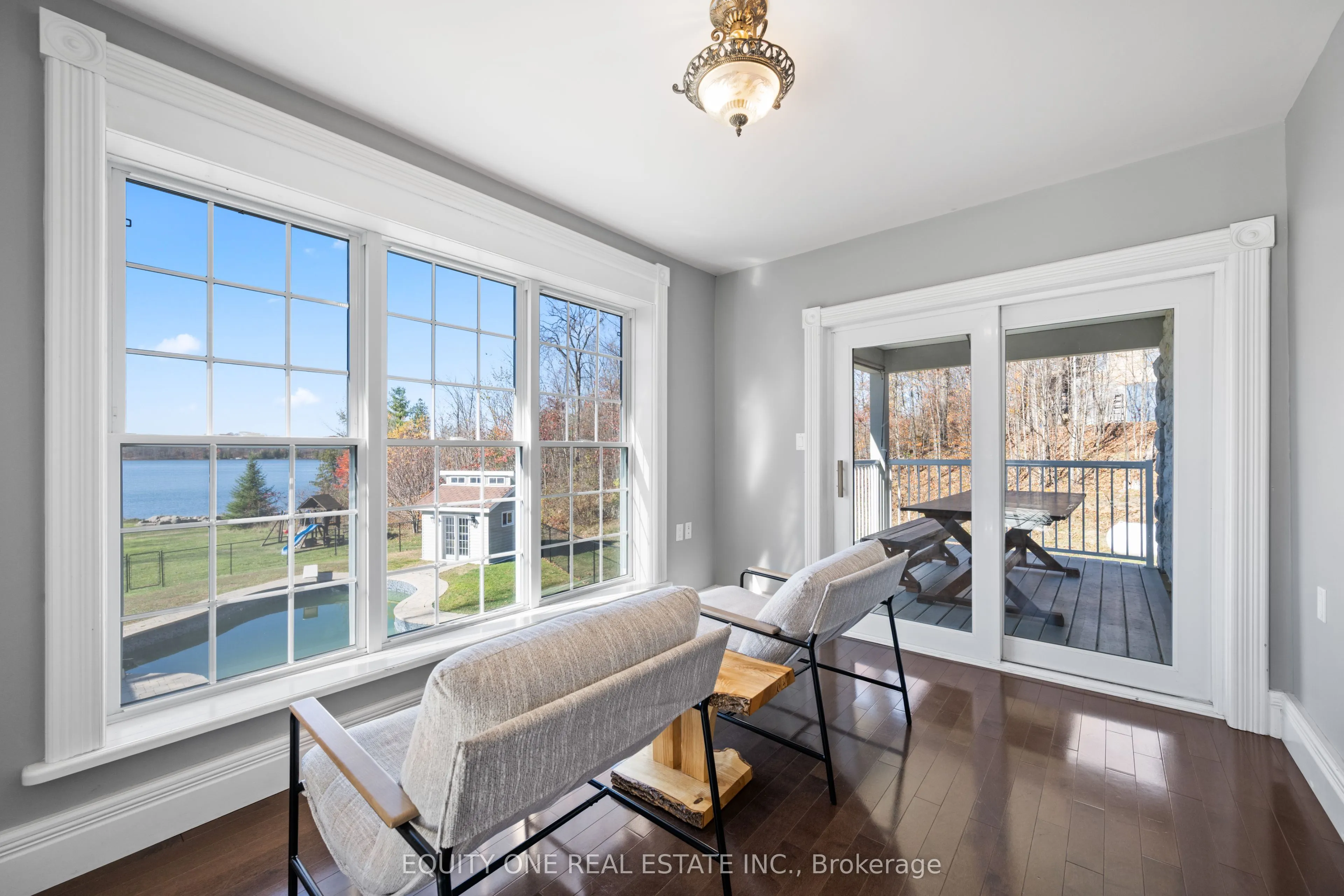 1099c Polar Bear Lane