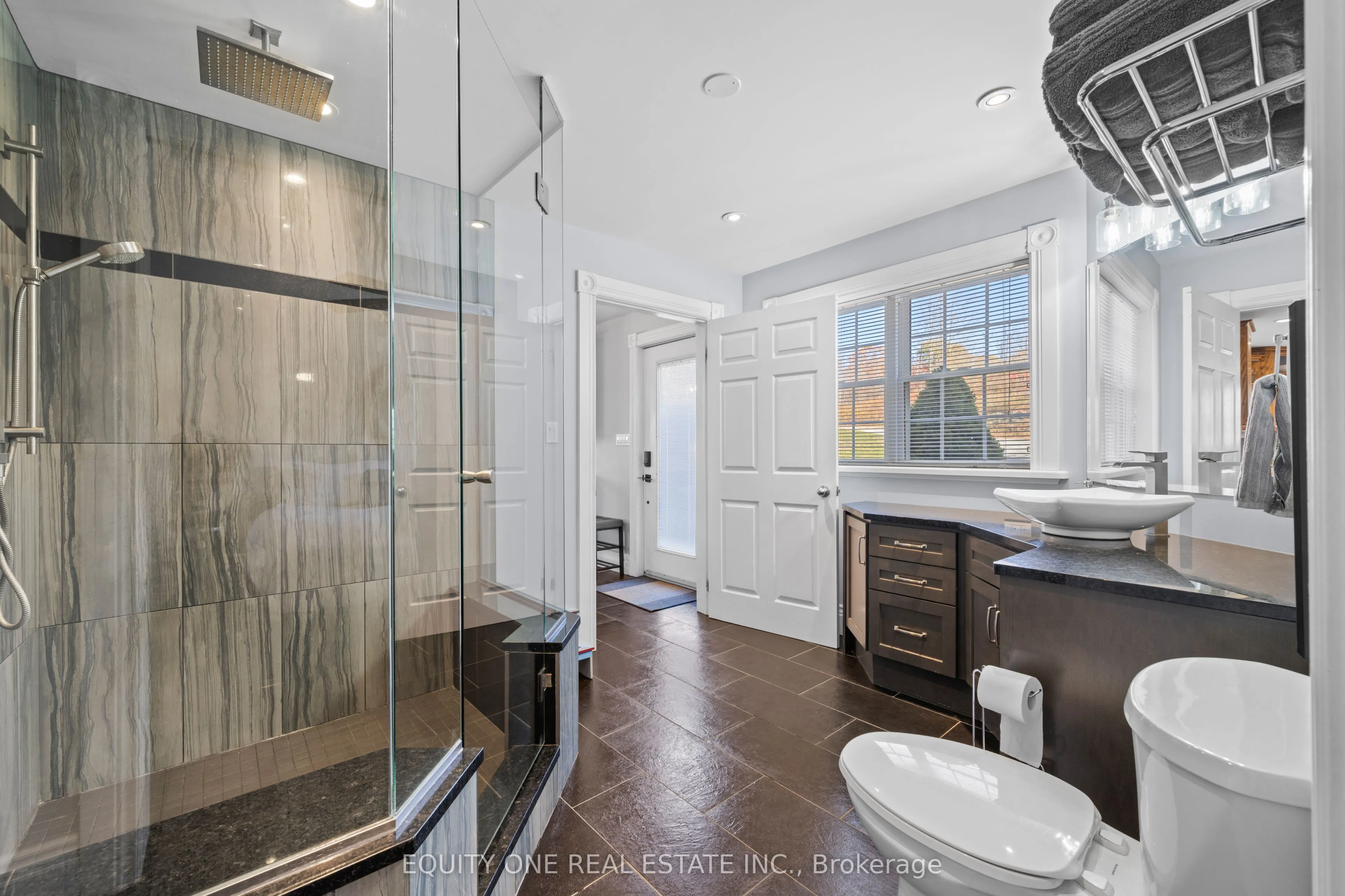 1099c Polar Bear Lane