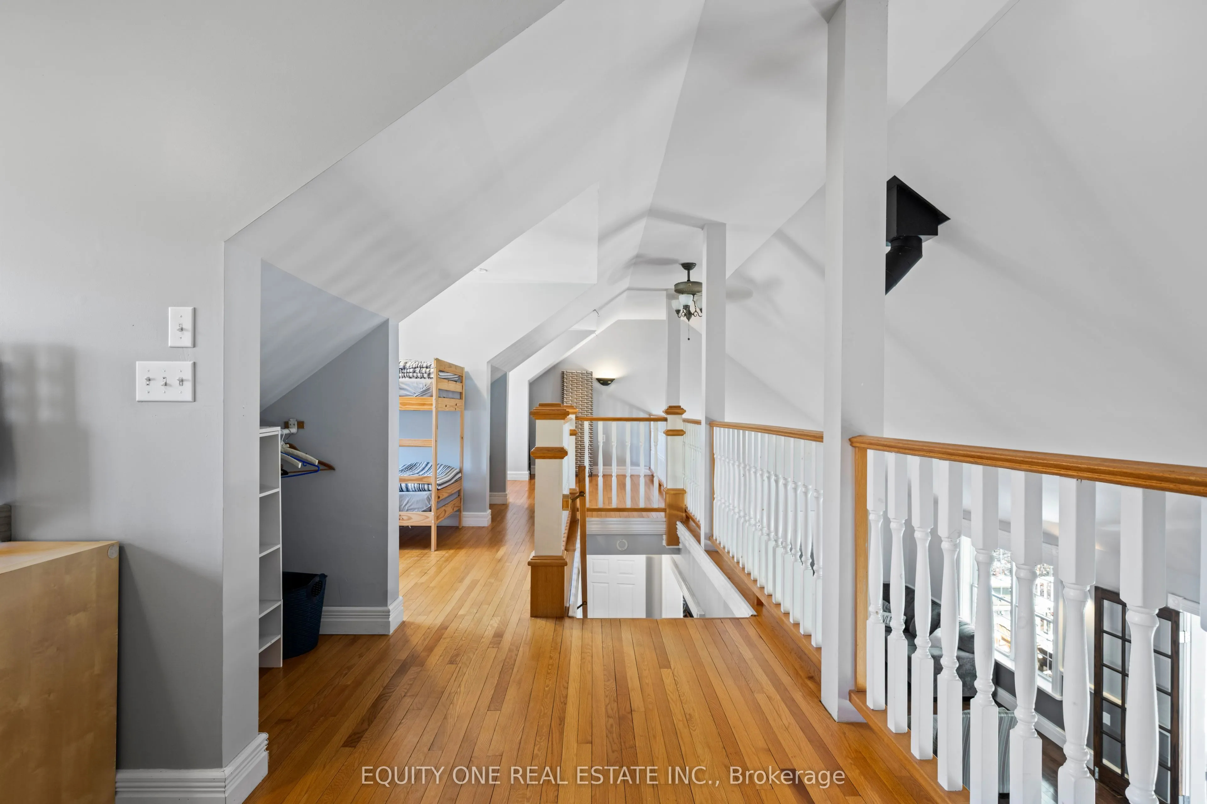 1099c Polar Bear Lane