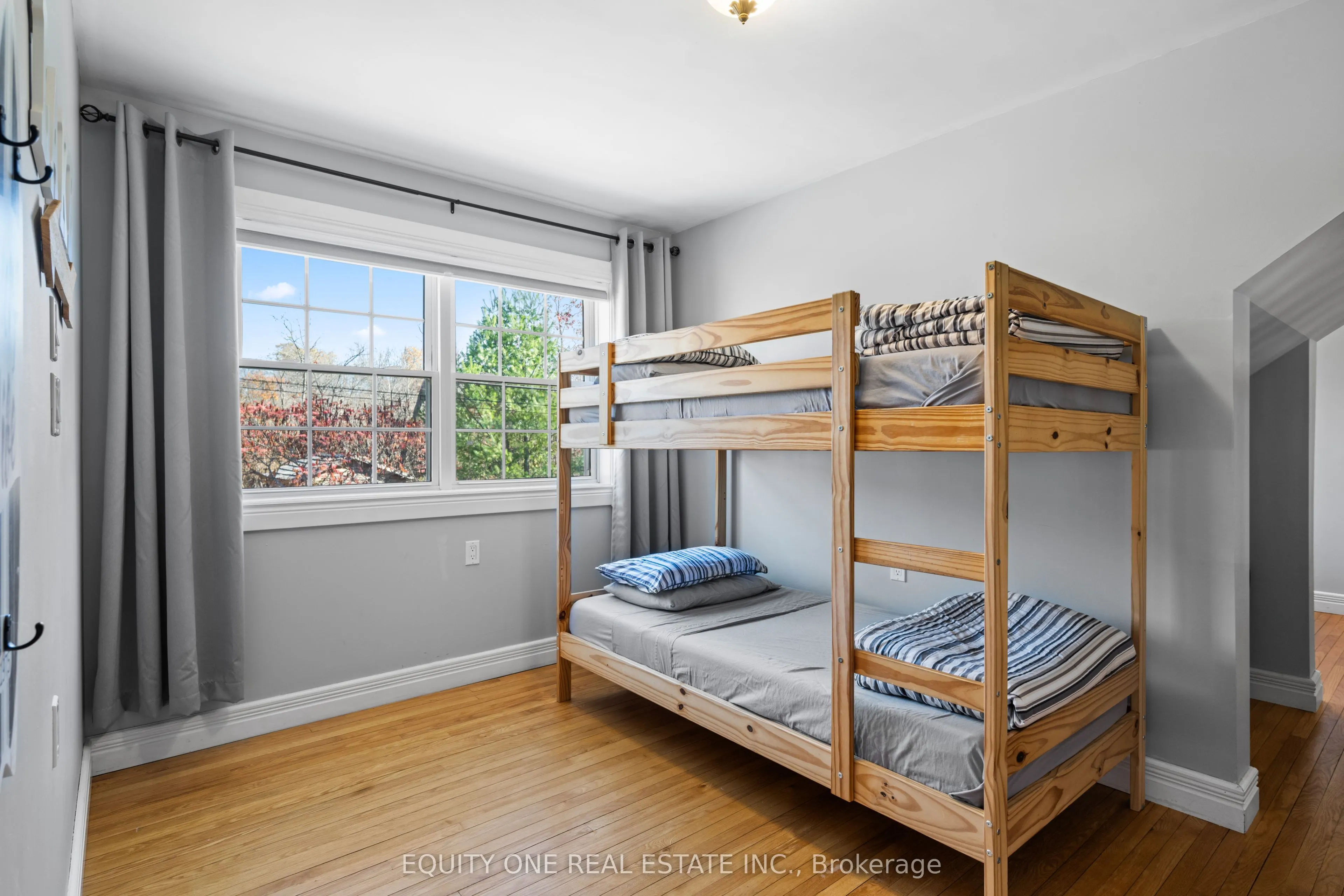 1099c Polar Bear Lane