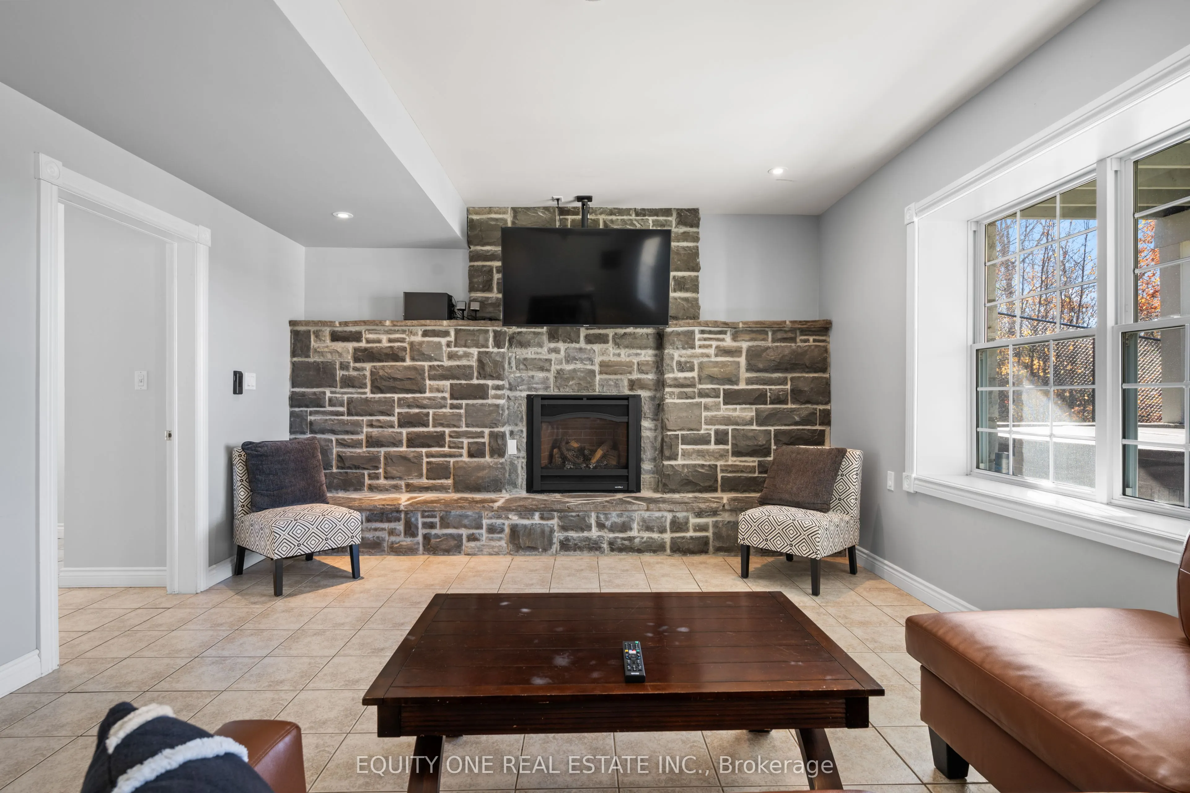 1099c Polar Bear Lane