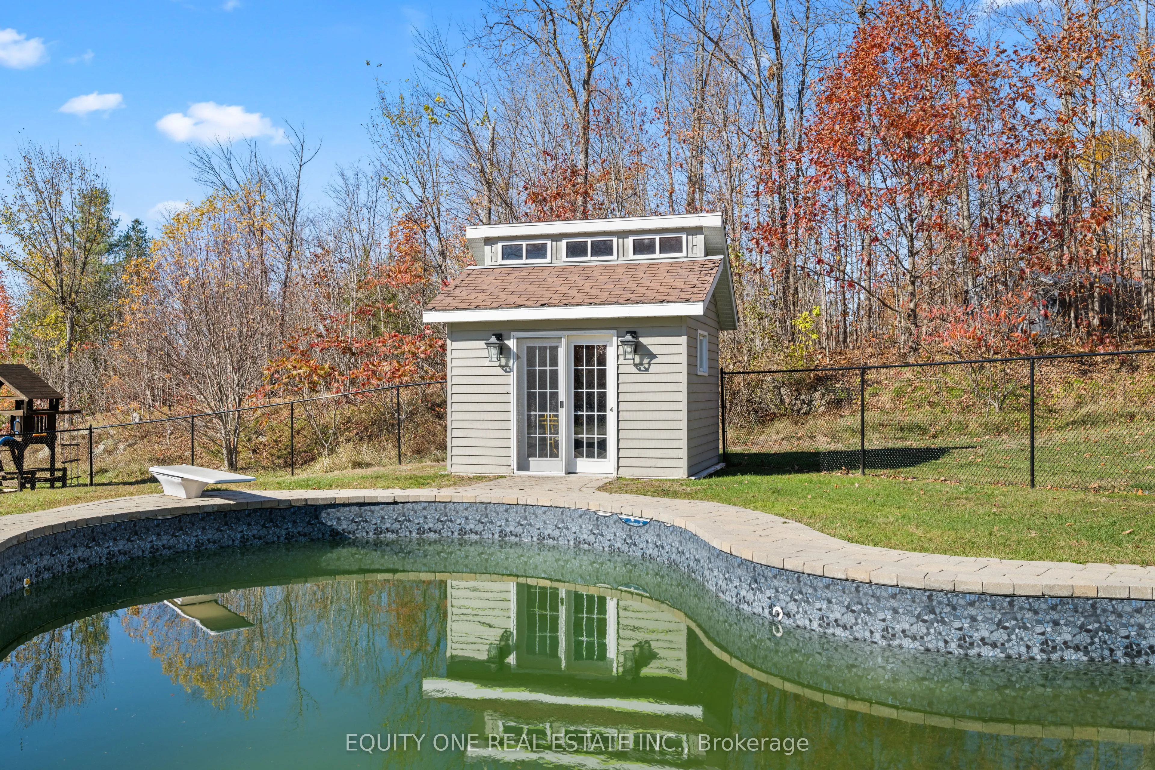 1099c Polar Bear Lane