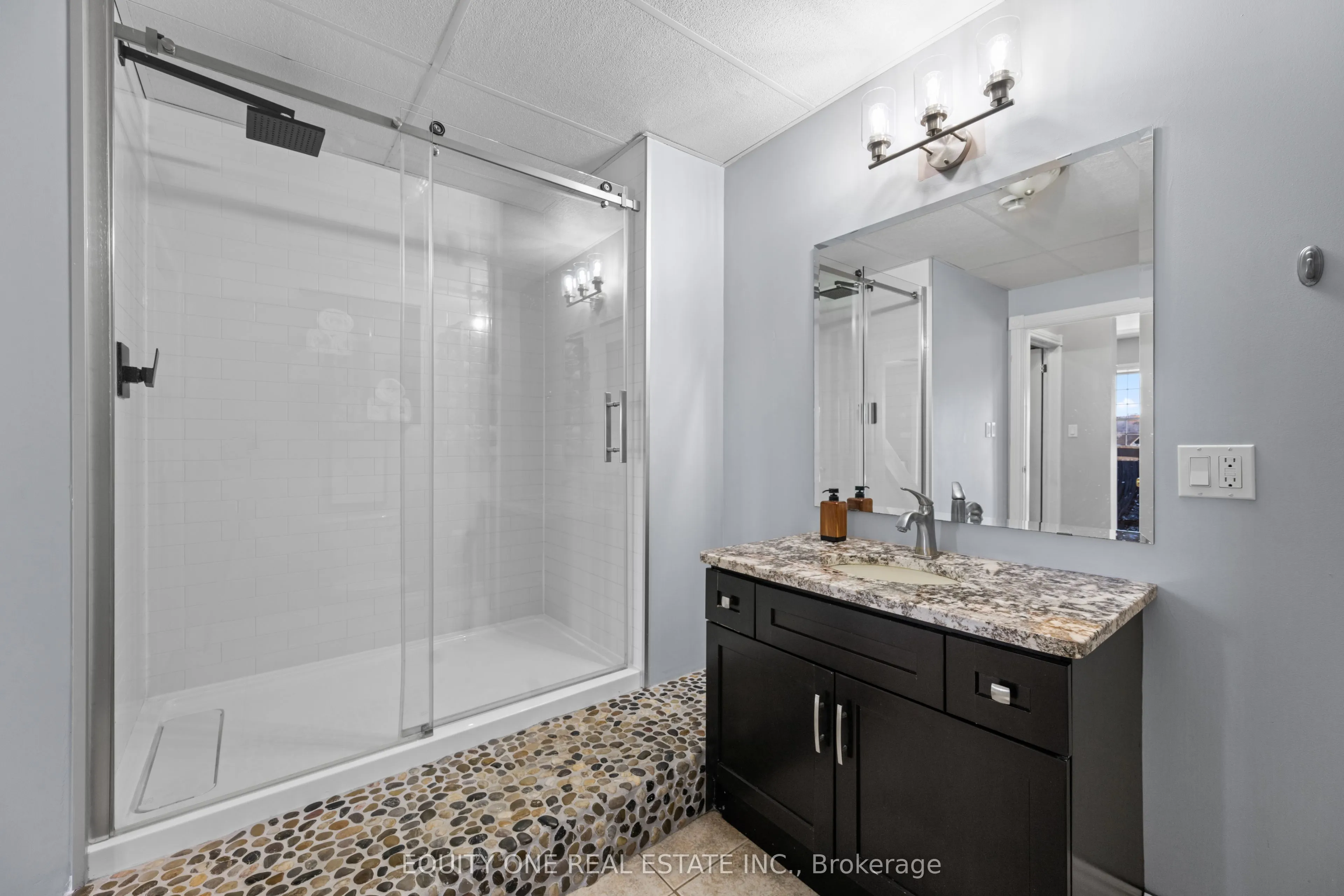 1099c Polar Bear Lane