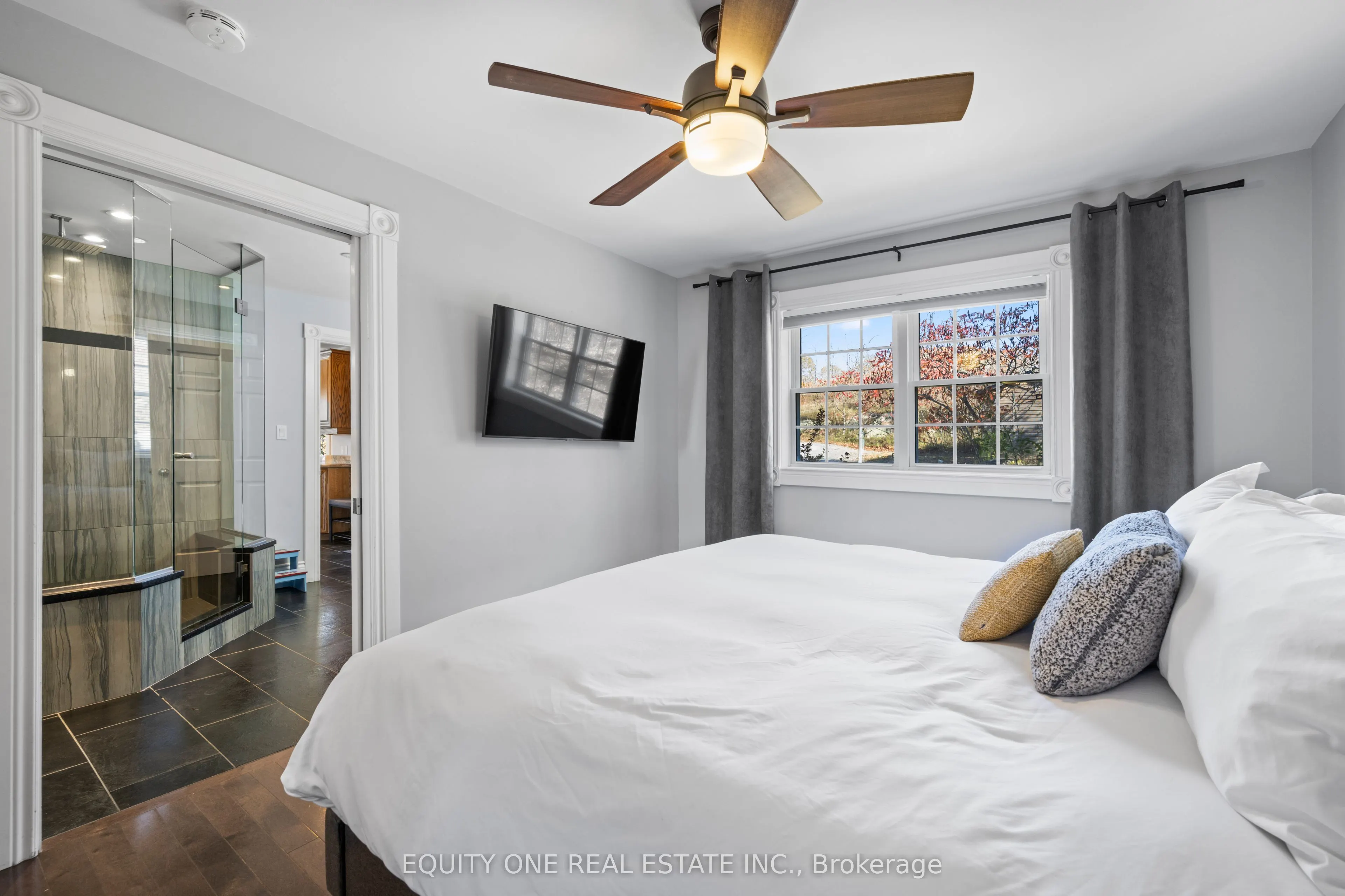 1099c Polar Bear Lane