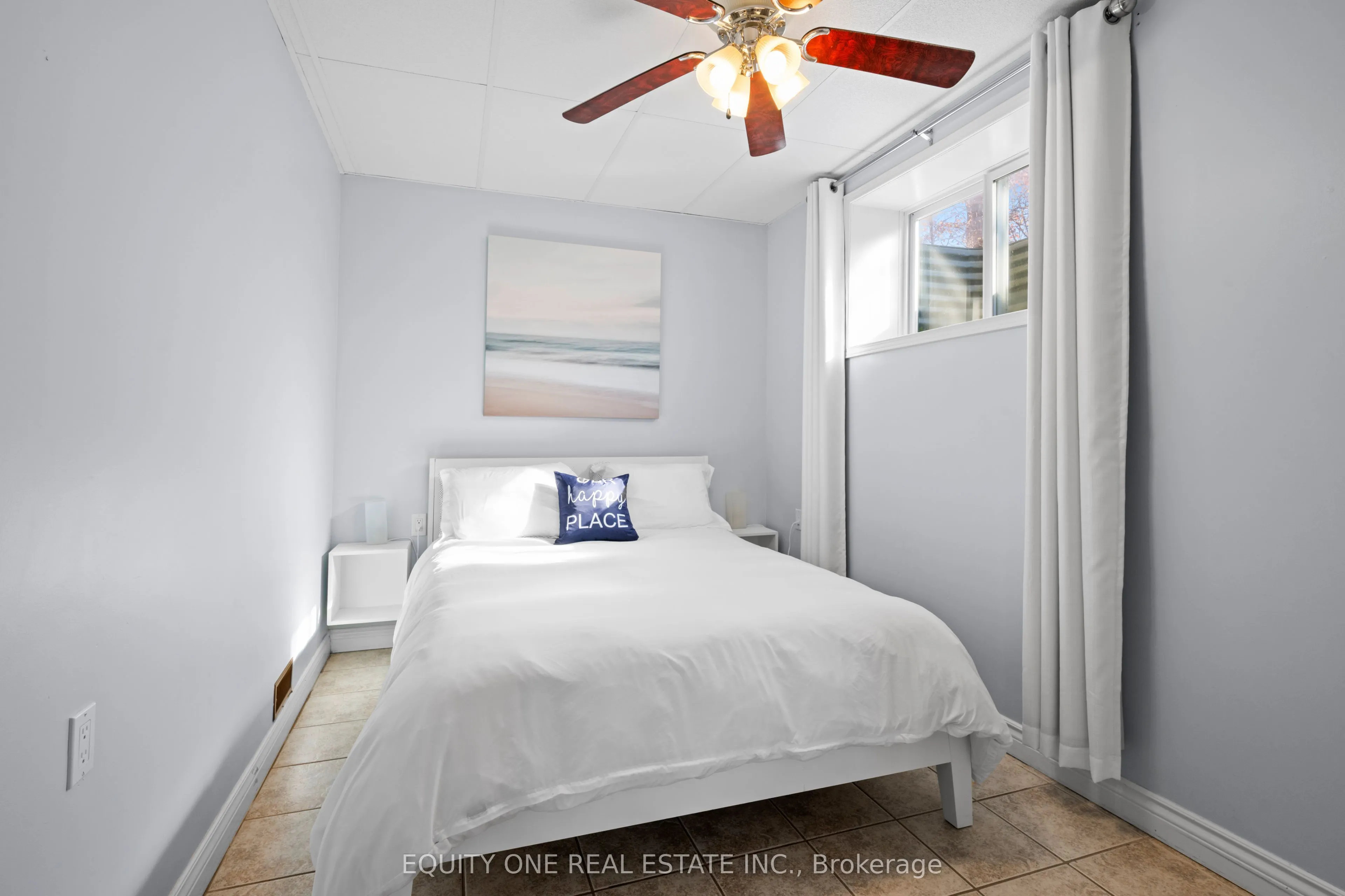 1099c Polar Bear Lane