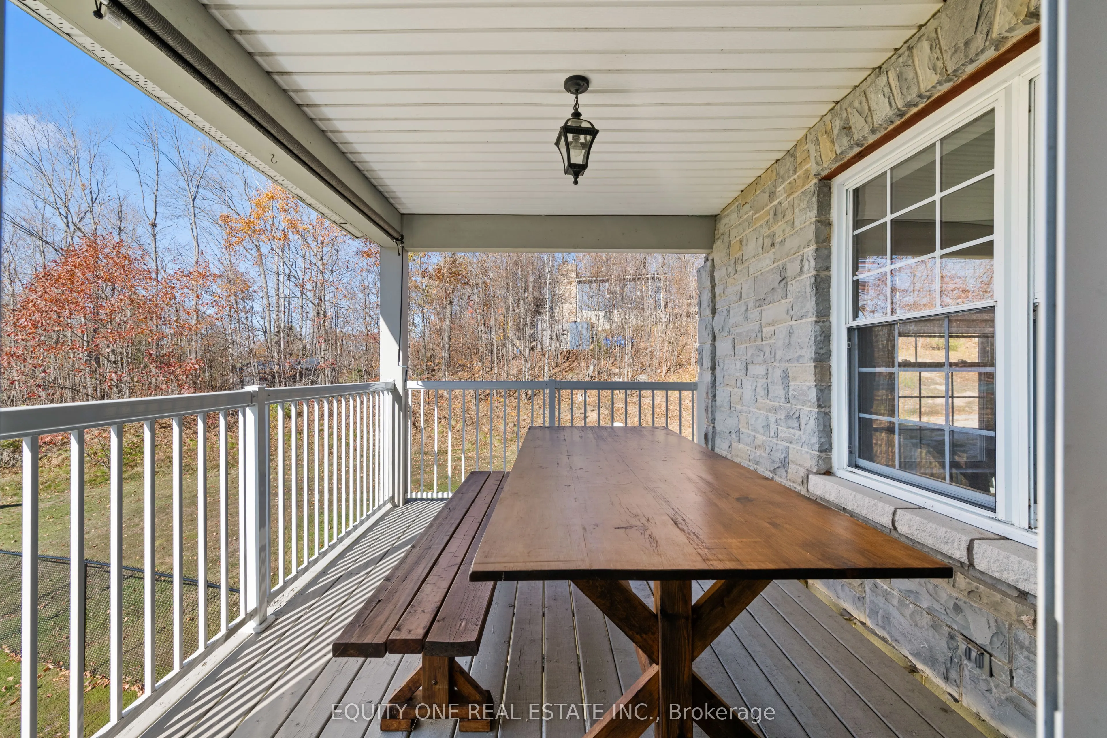 1099c Polar Bear Lane