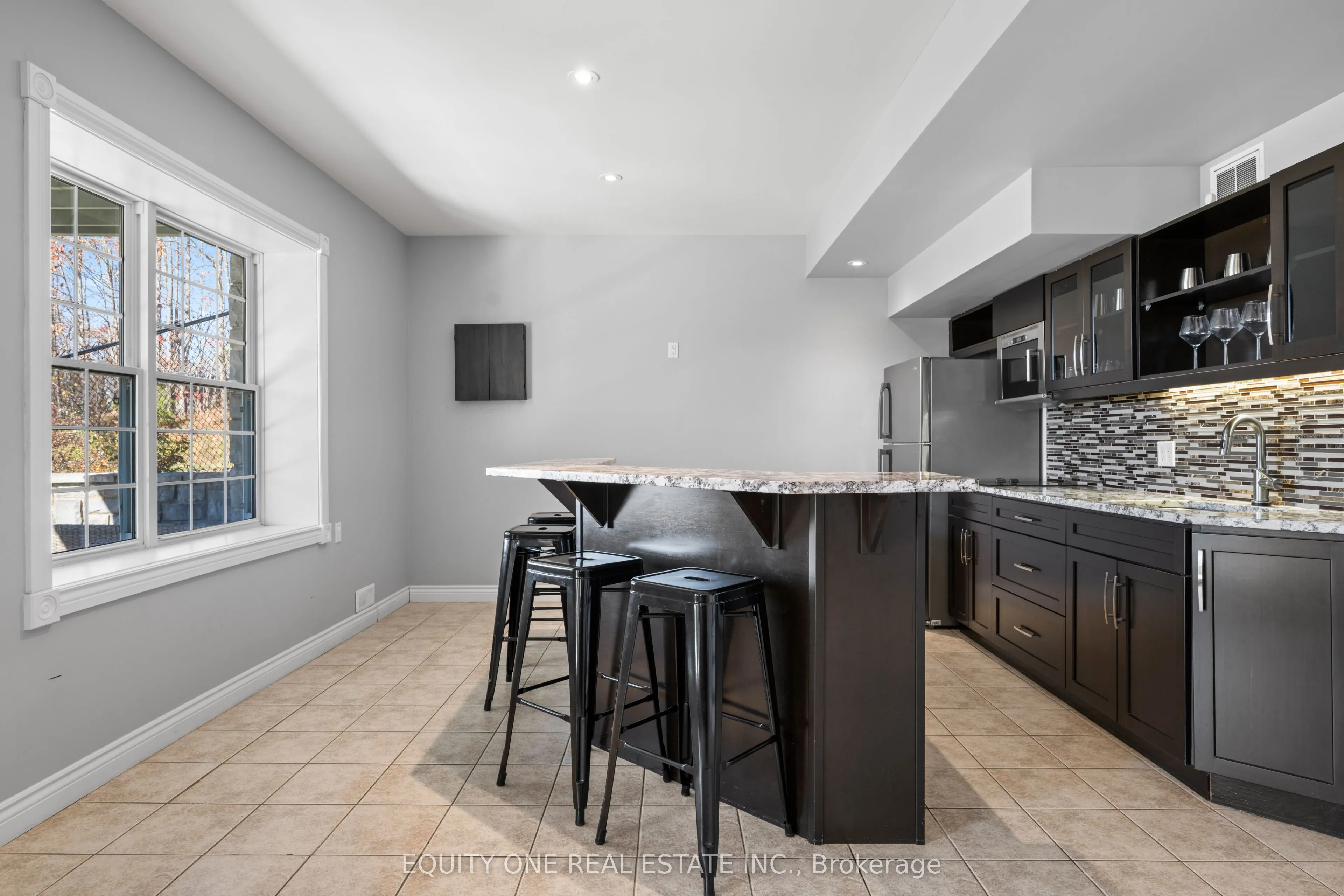 1099c Polar Bear Lane