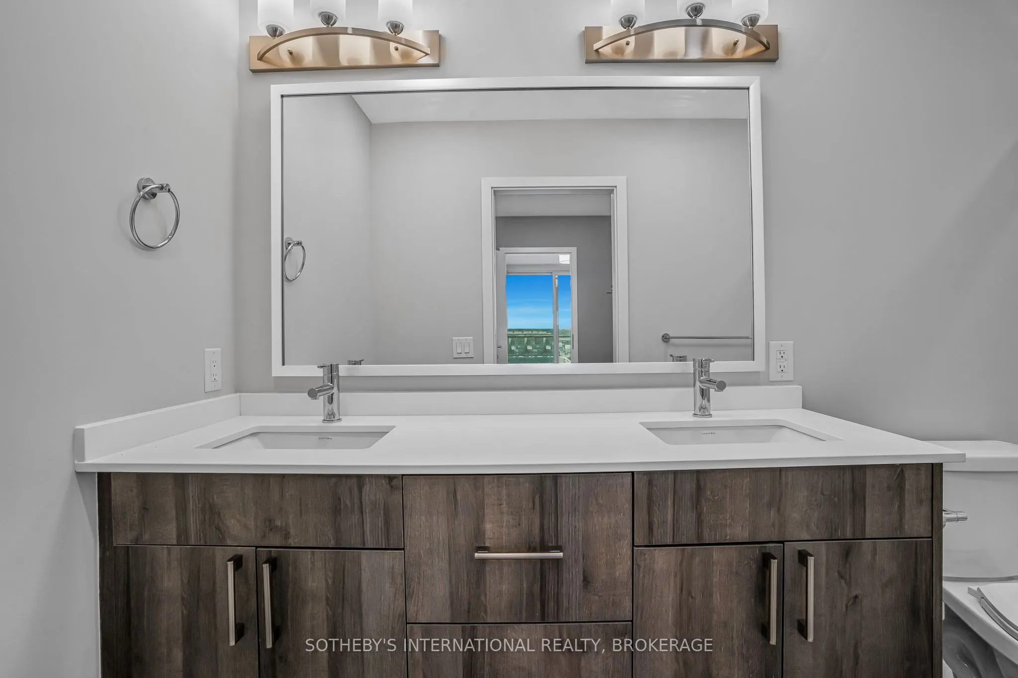 118 West Street, #707