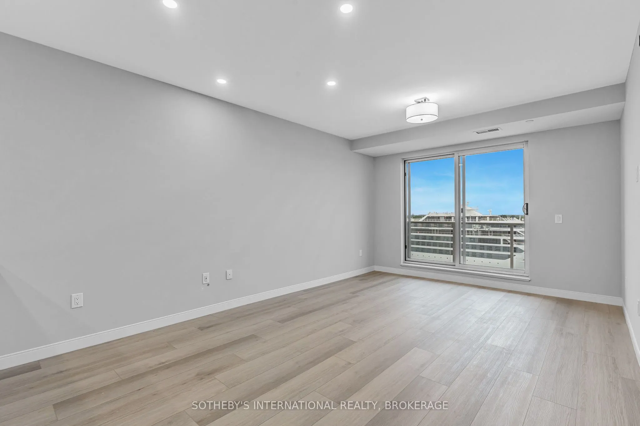 118 West Street, #707