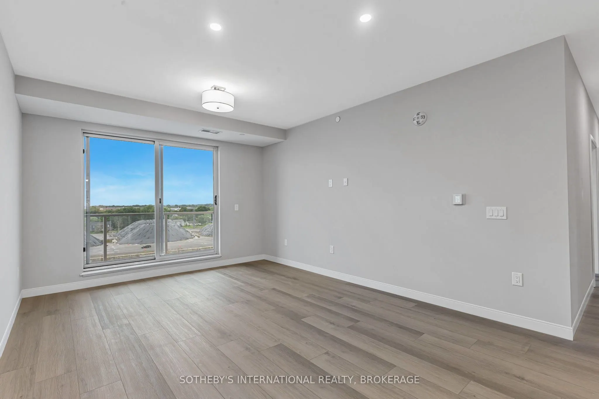 118 West Street, #707